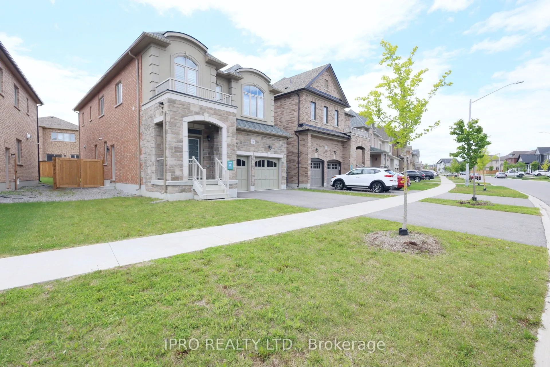 327 Northglen Boulevard