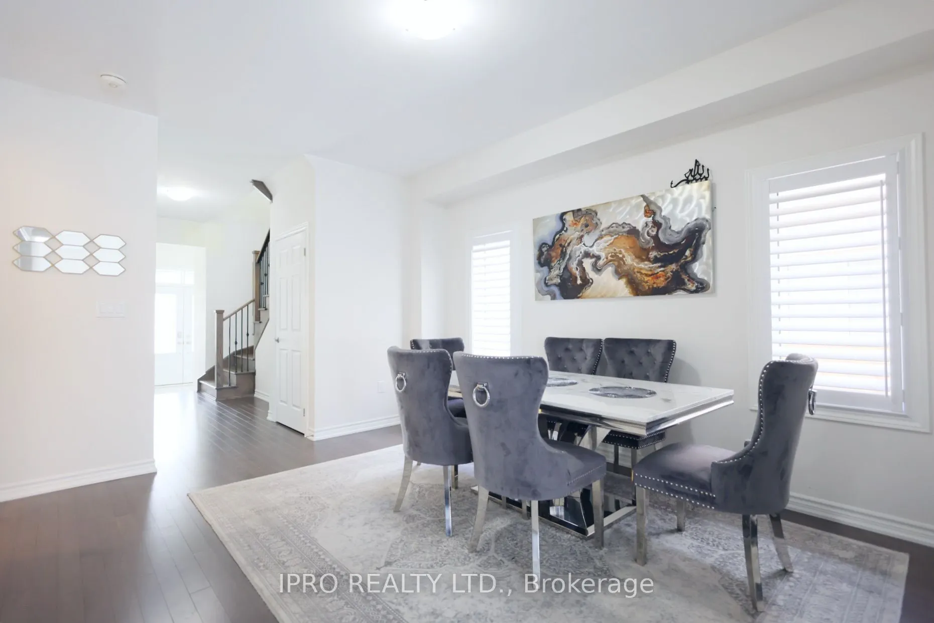 327 Northglen Boulevard