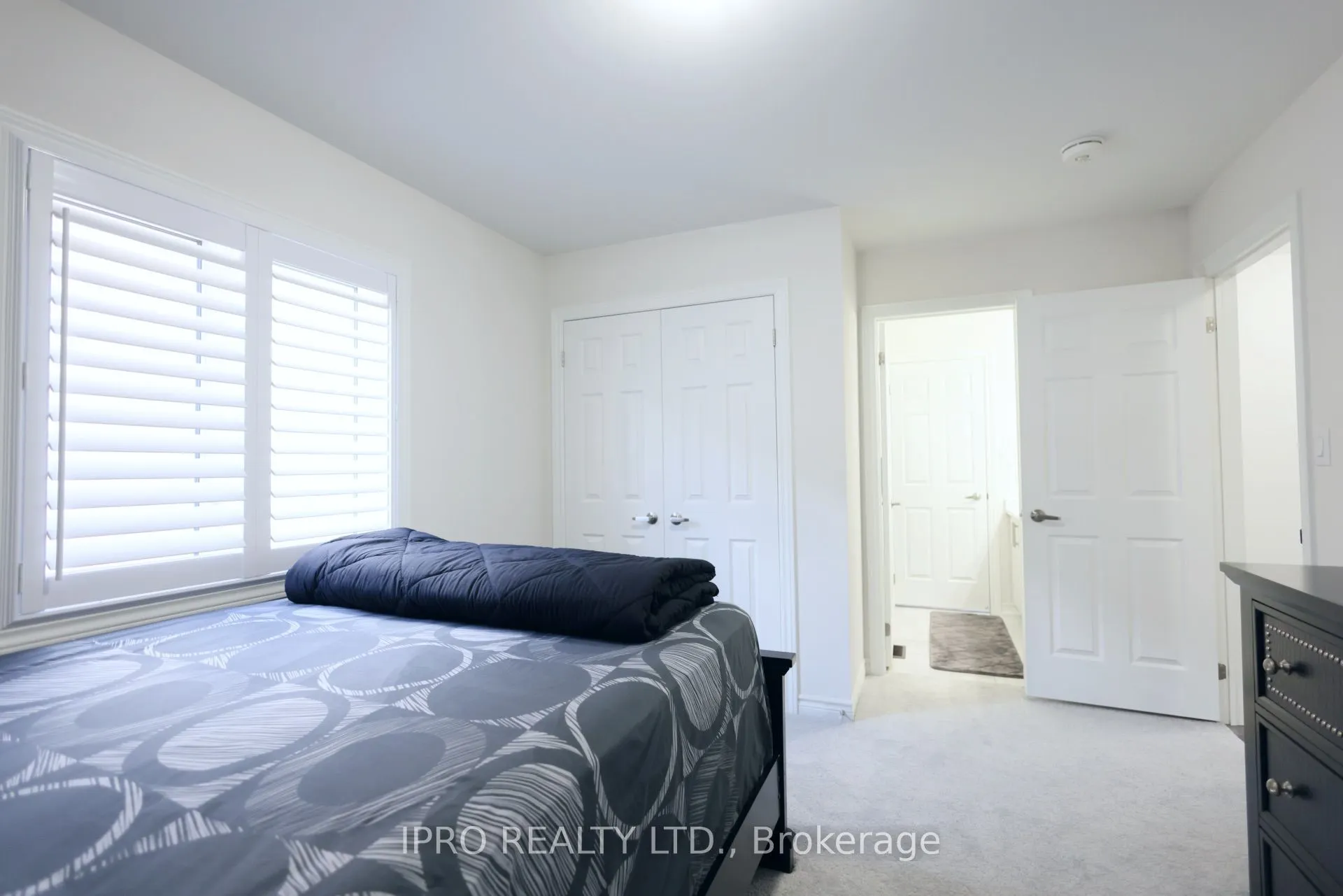327 Northglen Boulevard