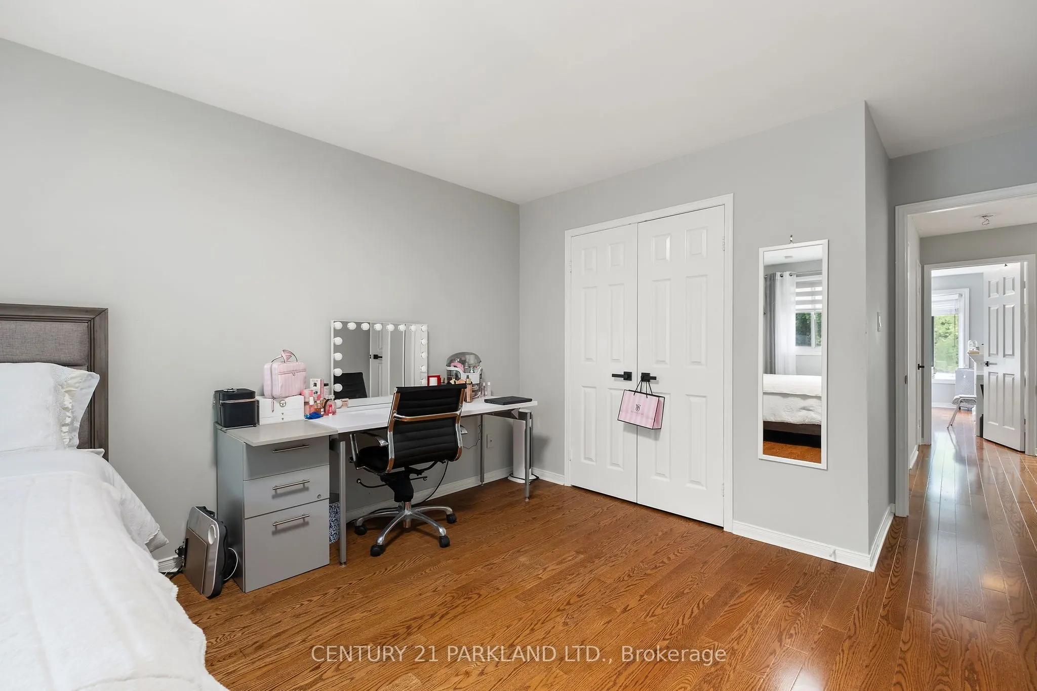 87 Bonacres Avenue