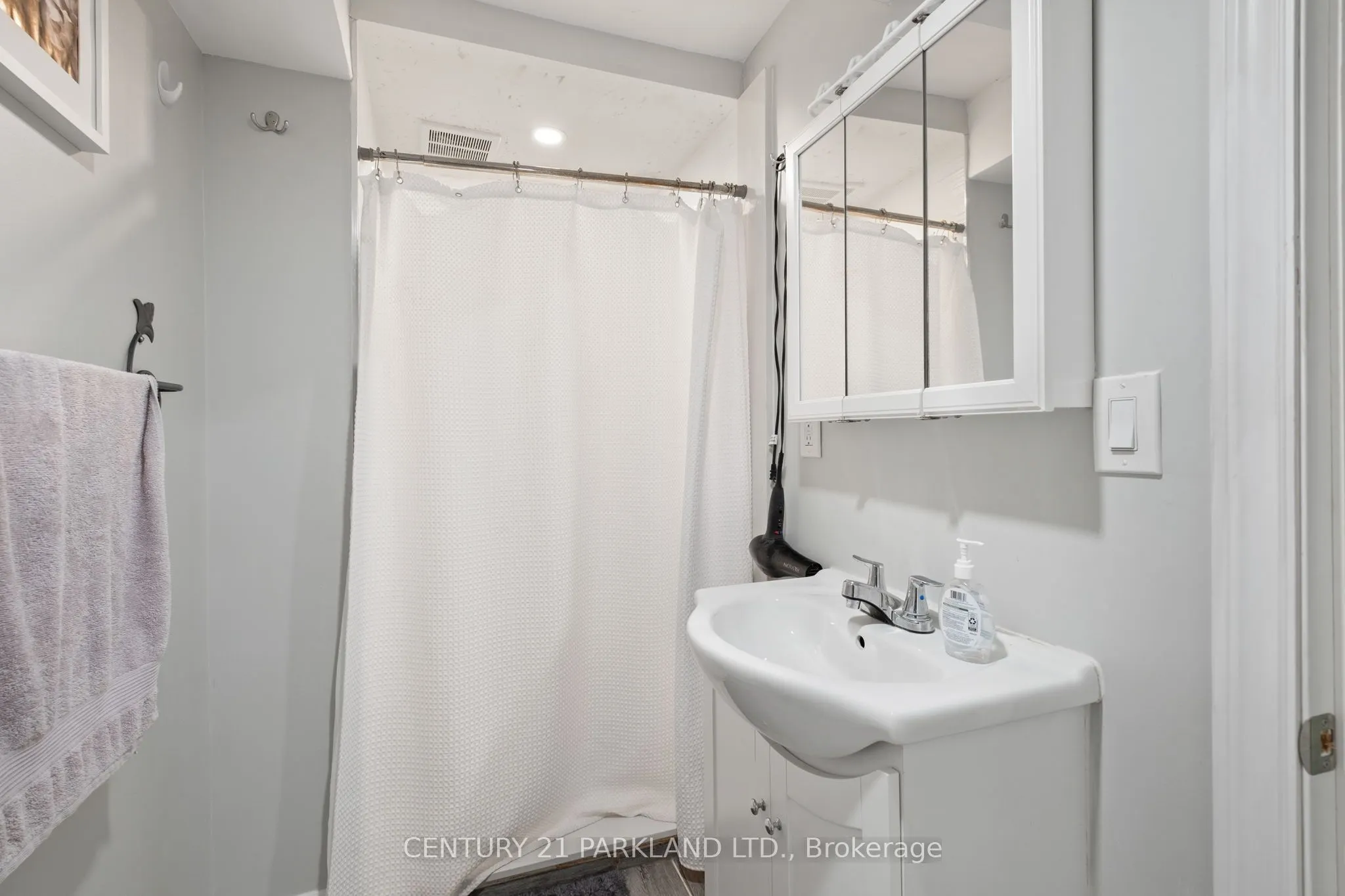 87 Bonacres Avenue