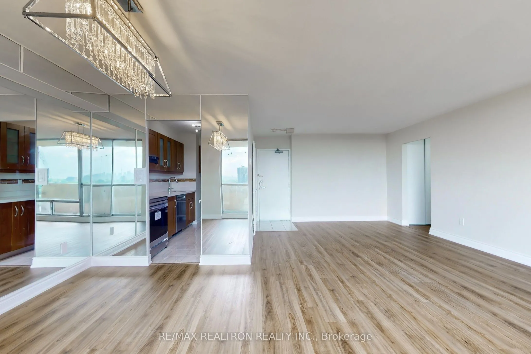 1 Massey Square, #1506