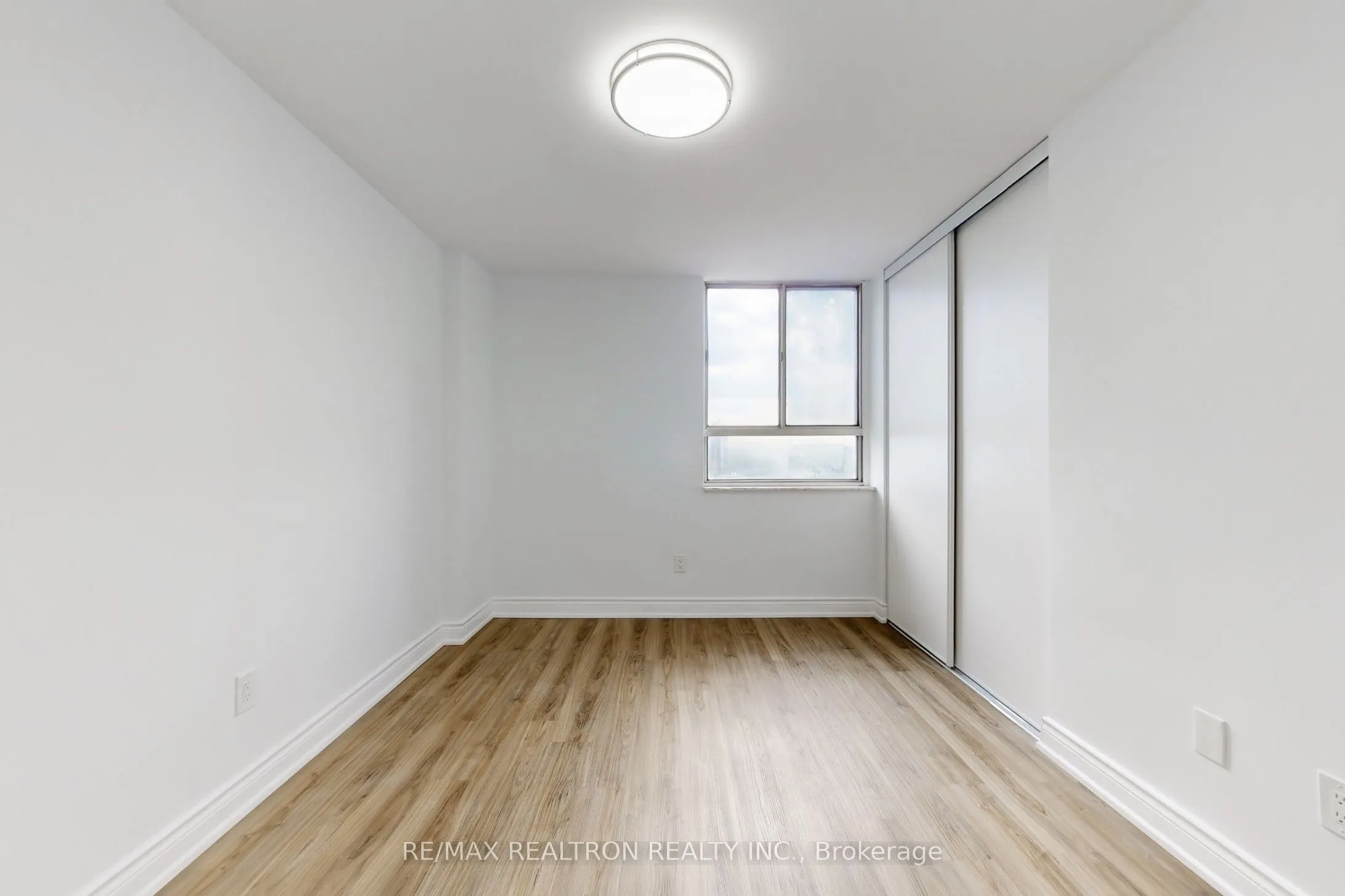 1 Massey Square, #1506