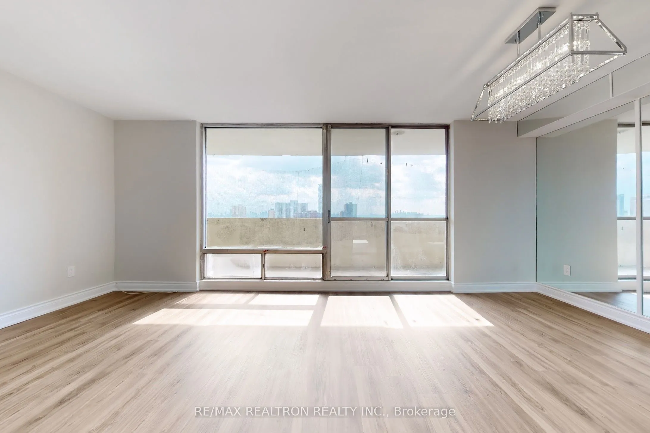 1 Massey Square, #1506