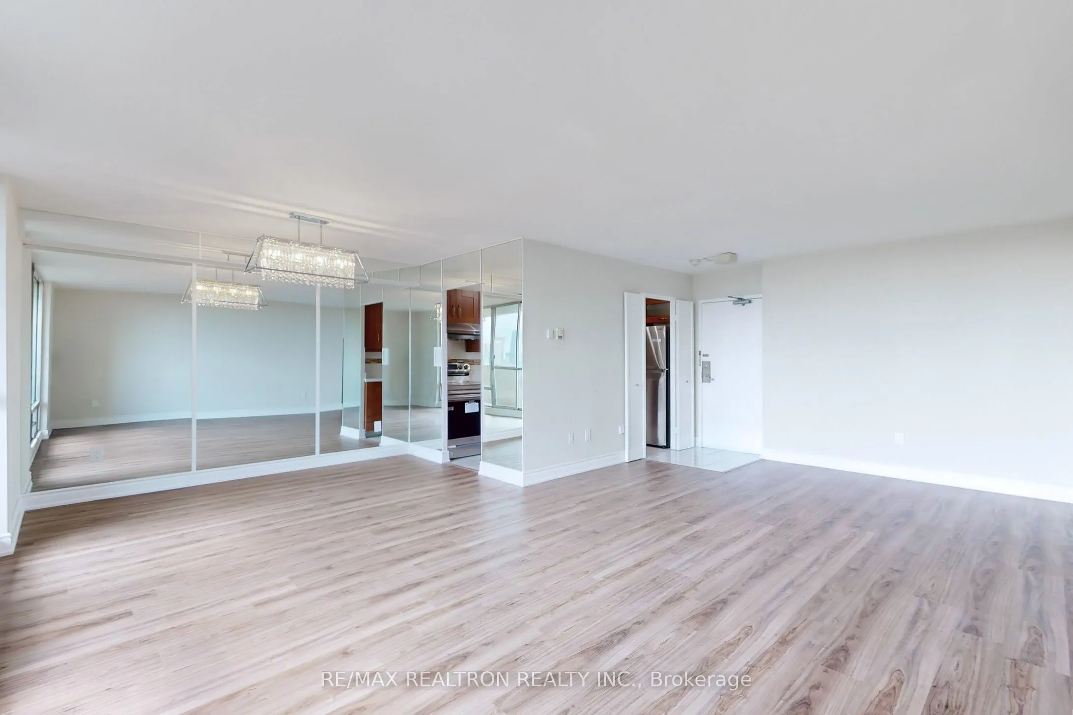 1 Massey Square, #1506