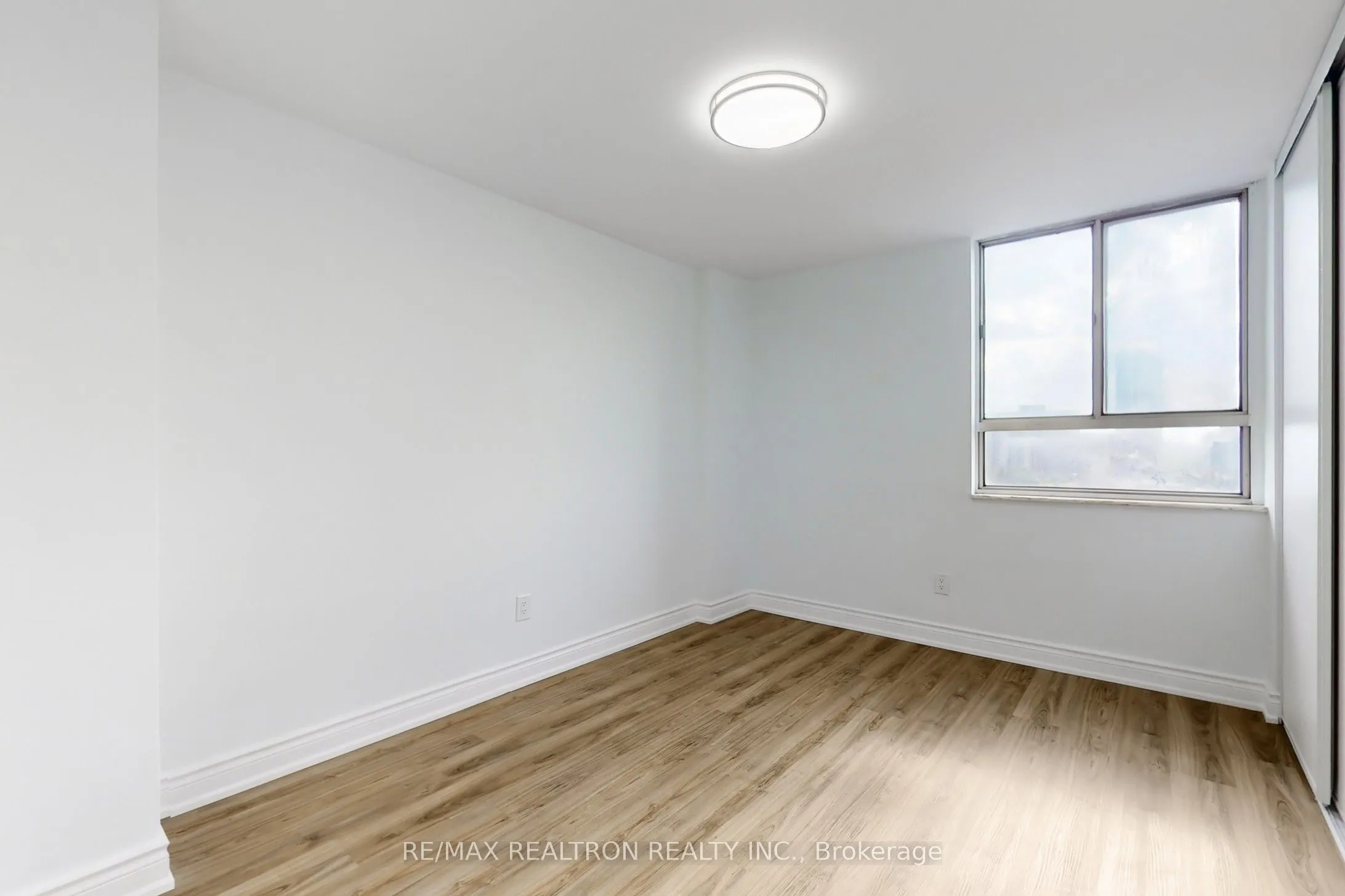 1 Massey Square, #1506