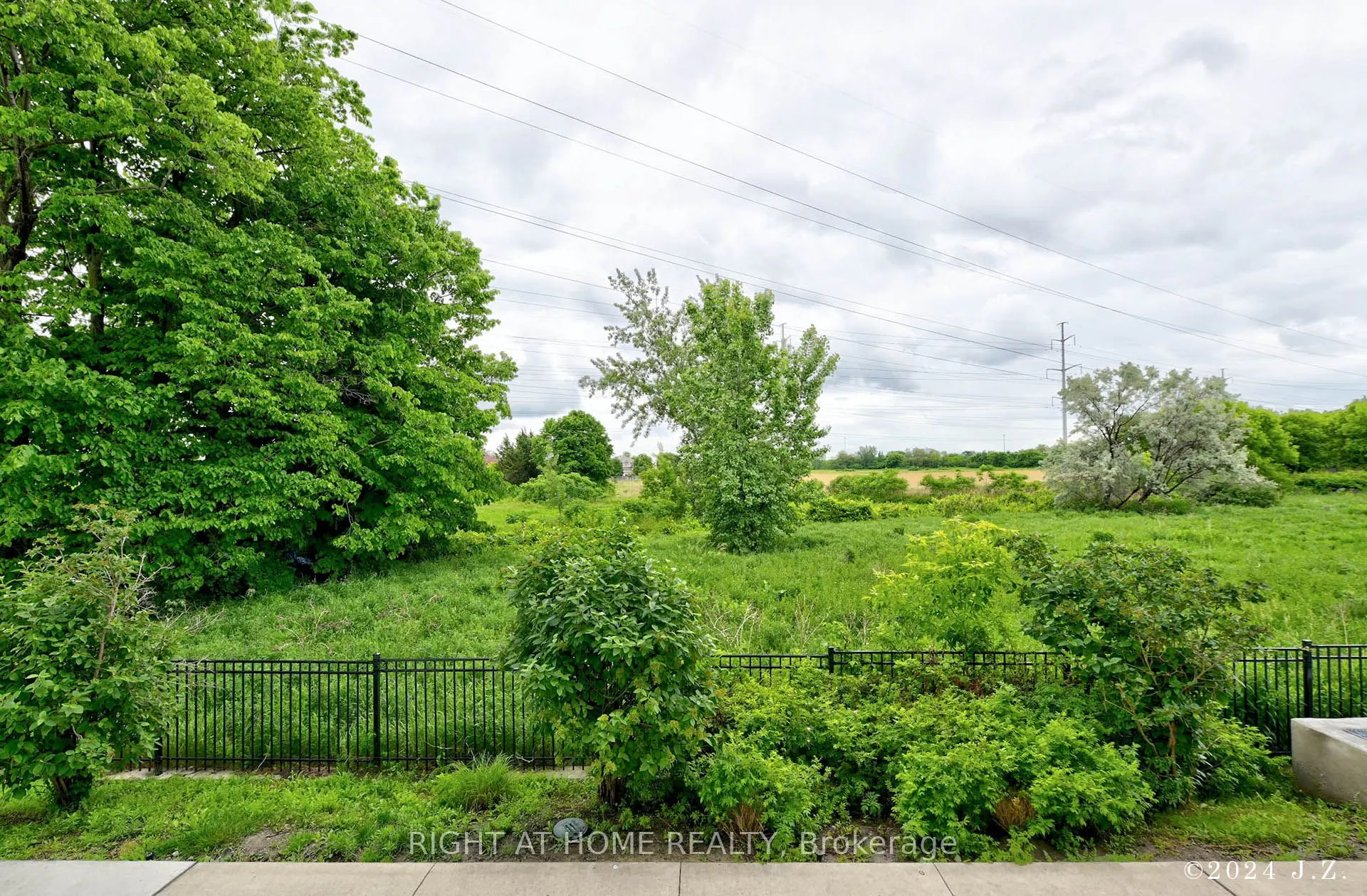 515 KINGBIRD Grove #233