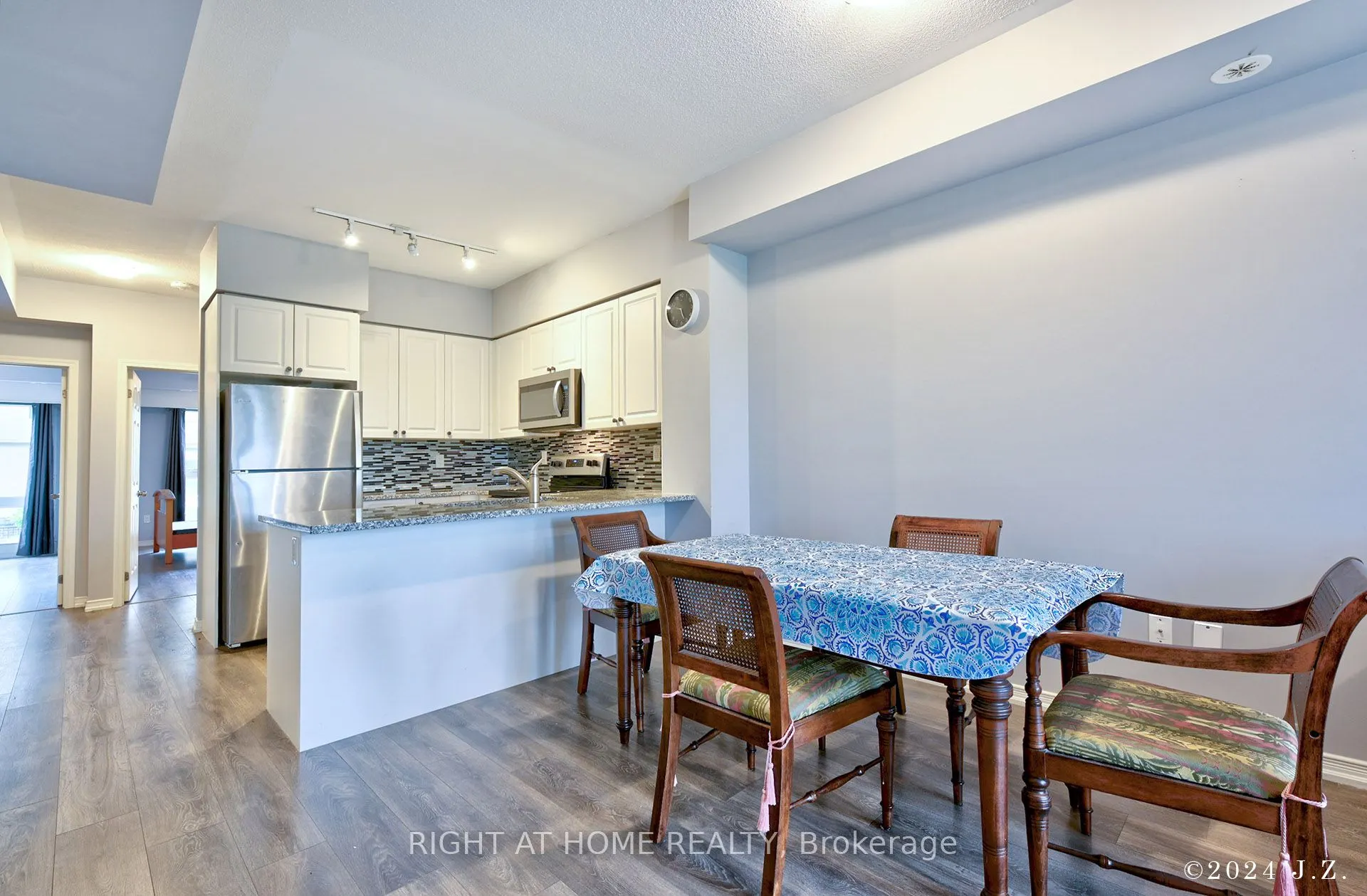 515 KINGBIRD Grove #233