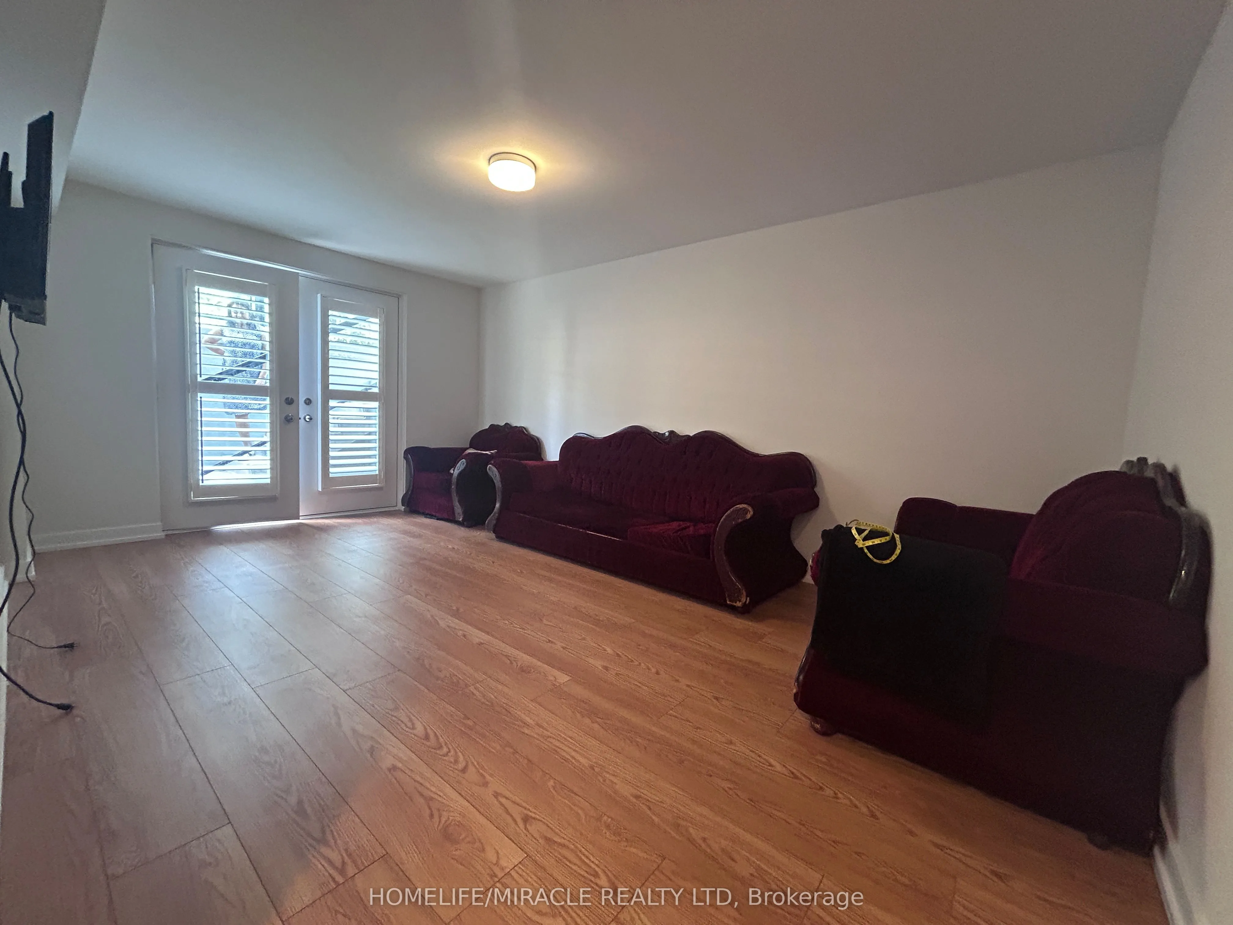 25 Danielle Moore Circle N
