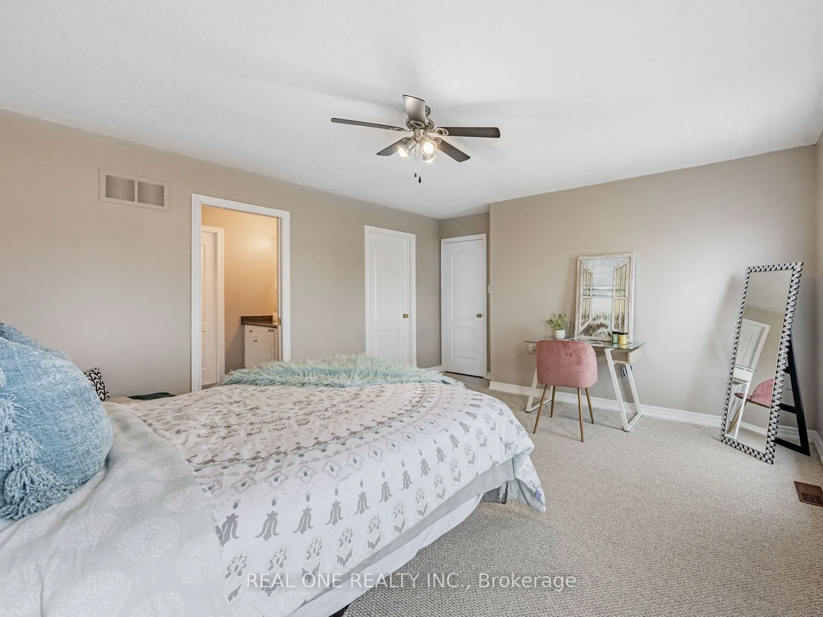 51 Hanson Crescent