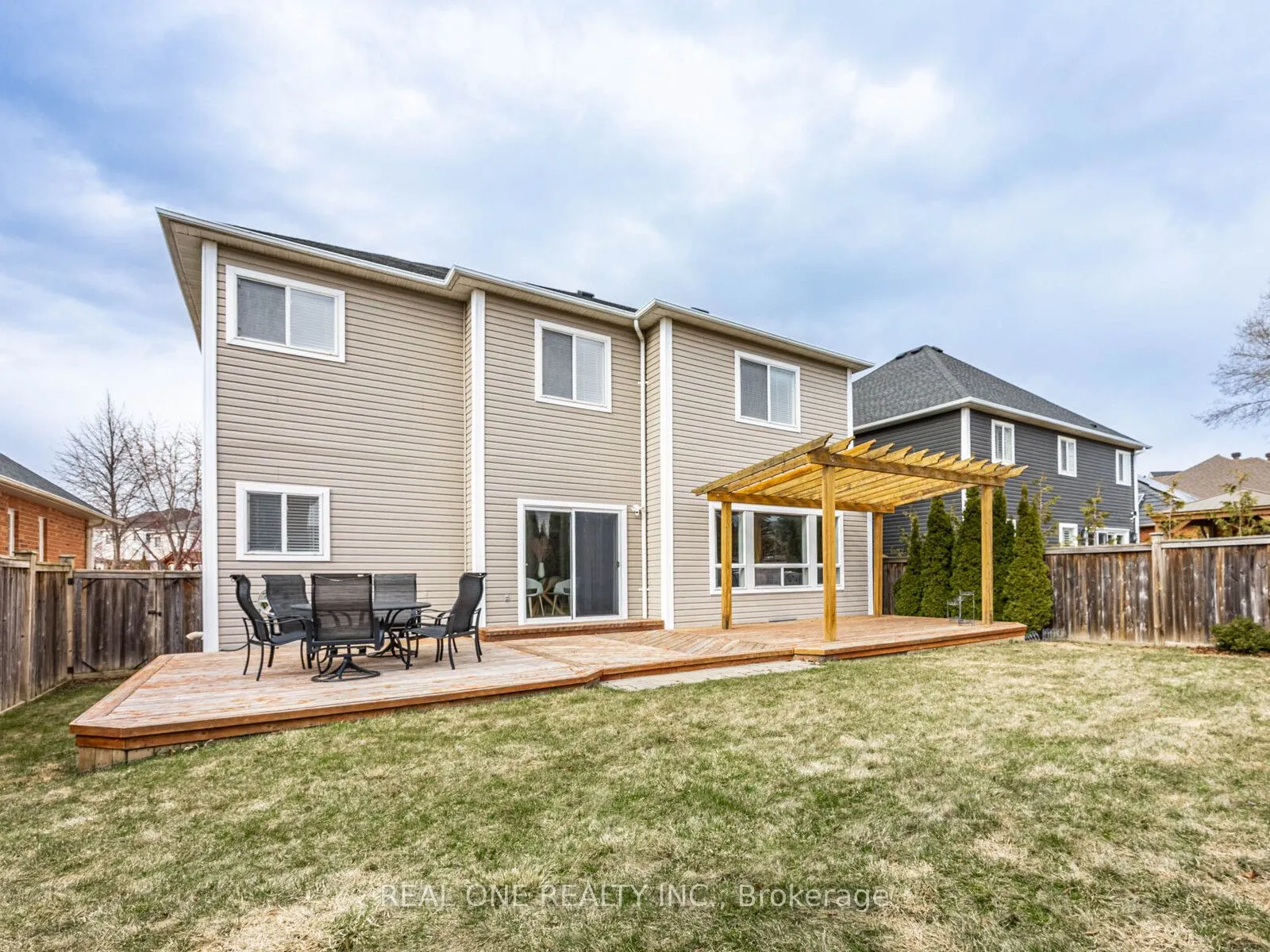 51 Hanson Crescent