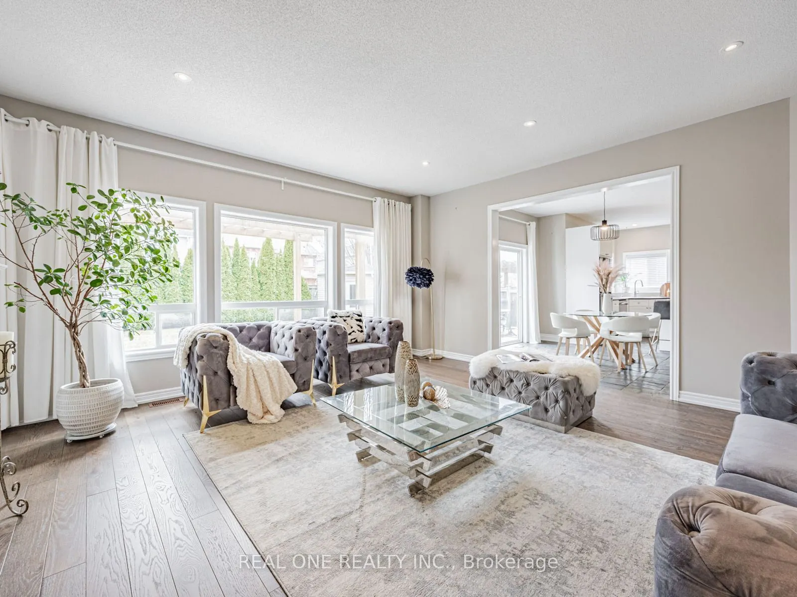 51 Hanson Crescent