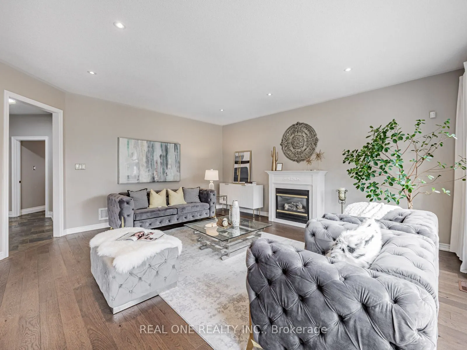 51 Hanson Crescent