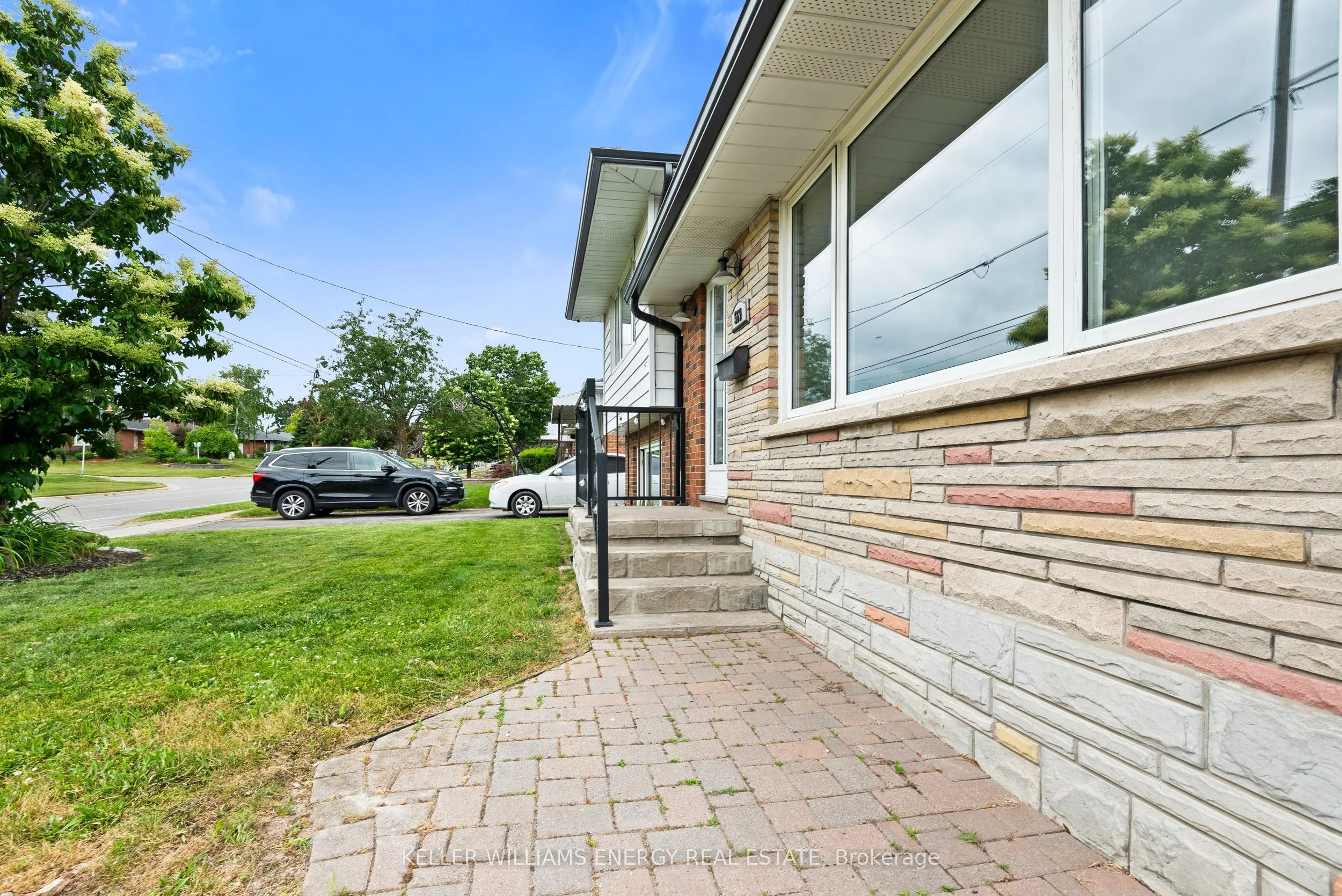 569 Gibbons Street