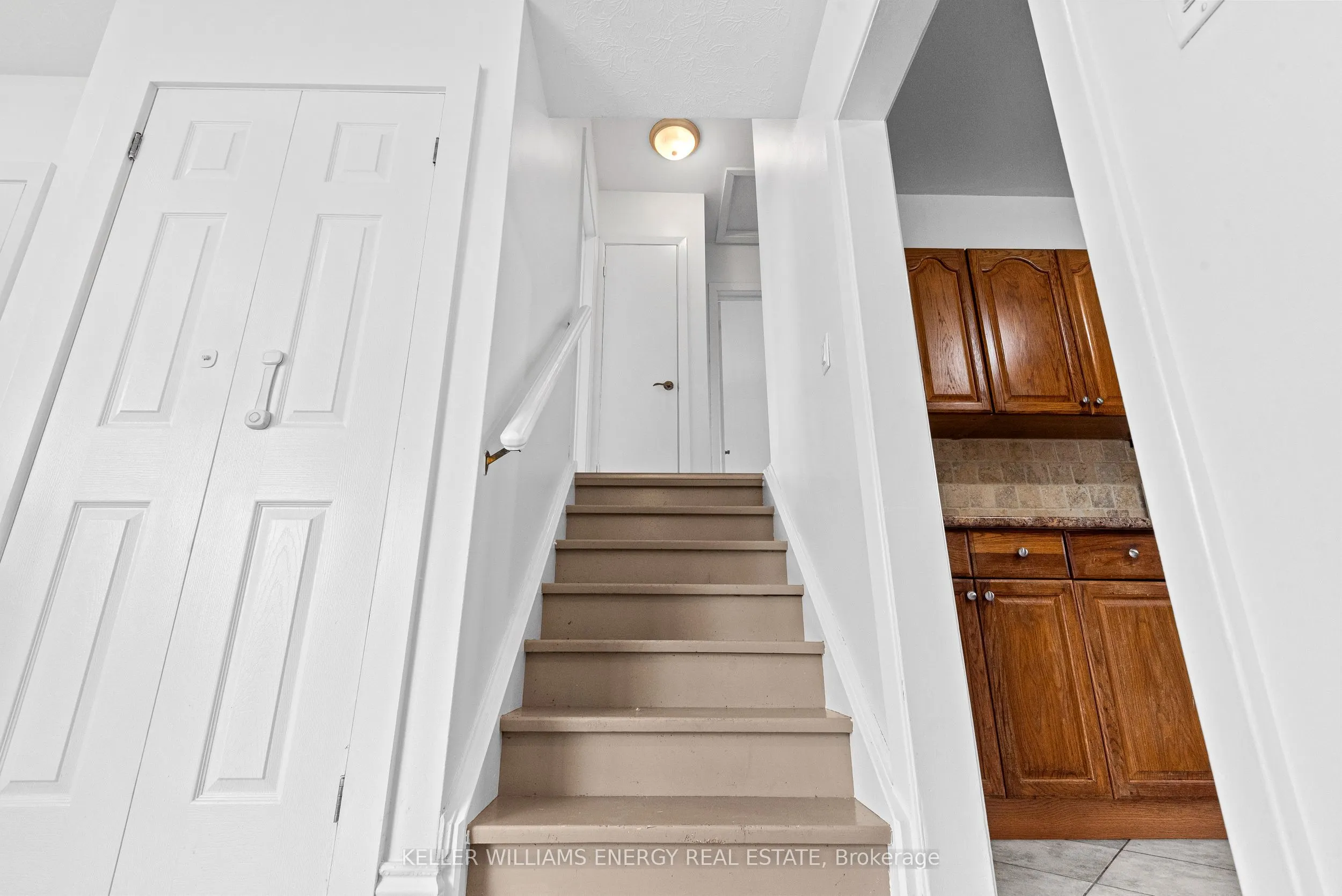 569 Gibbons Street