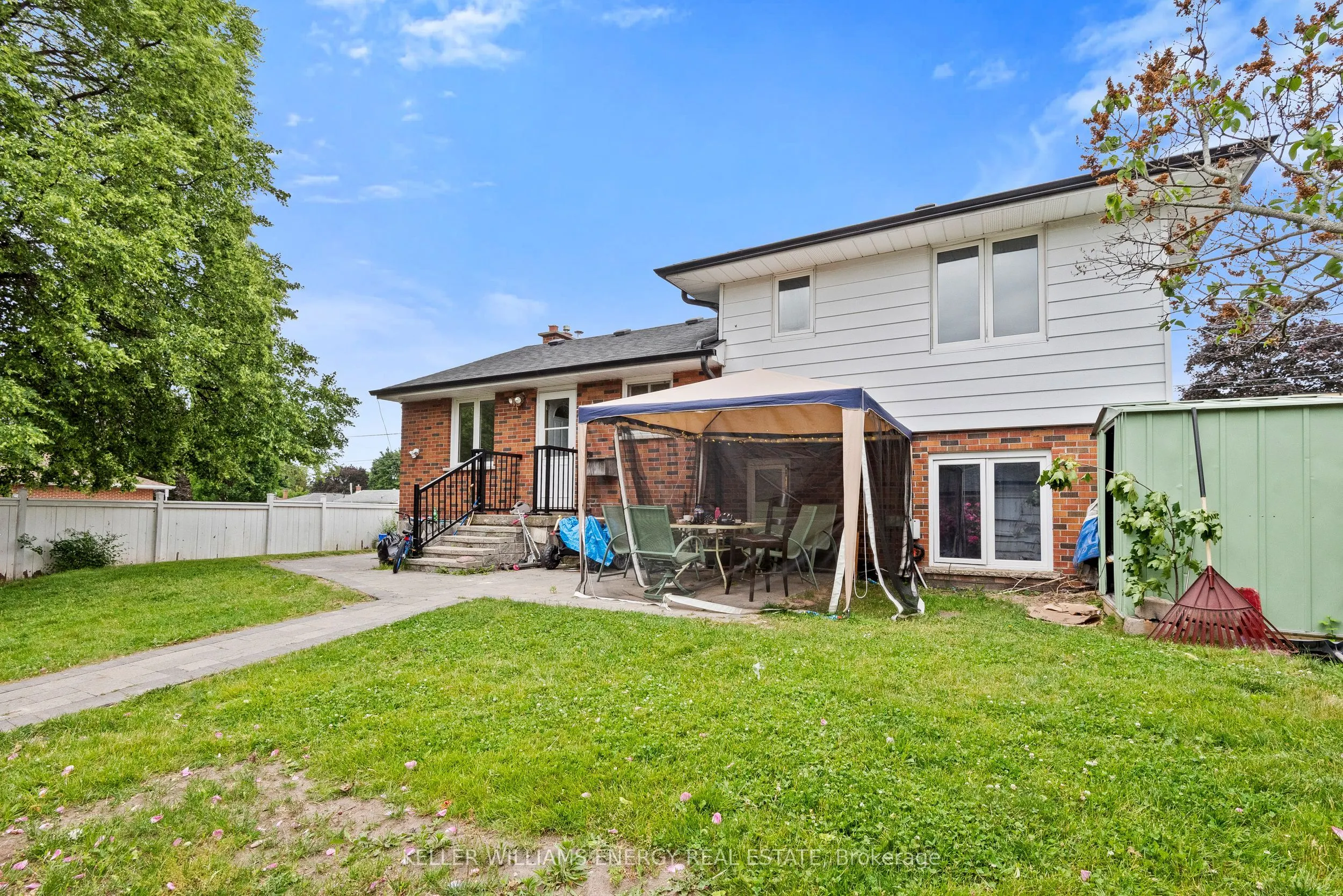 569 Gibbons Street