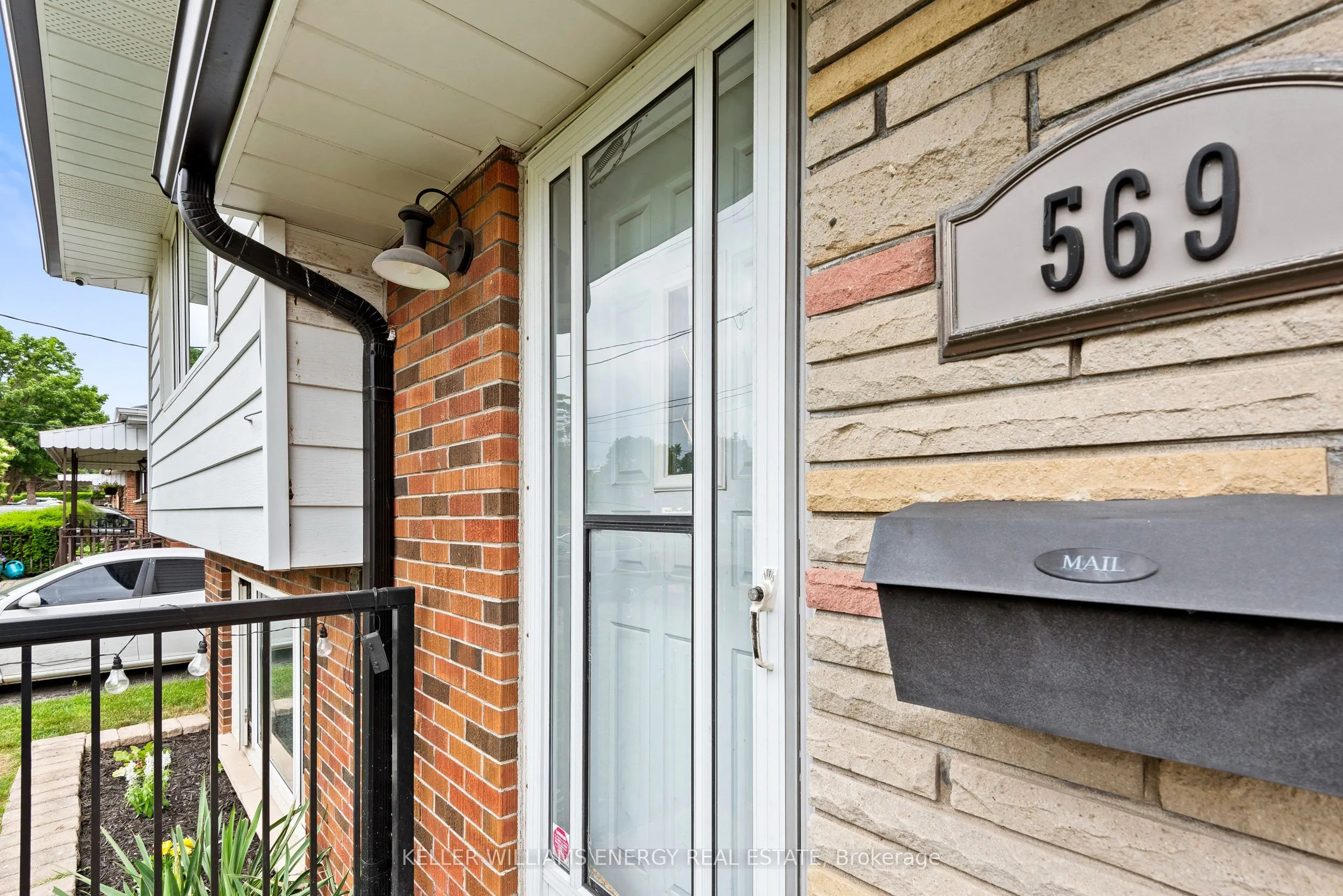 569 Gibbons Street
