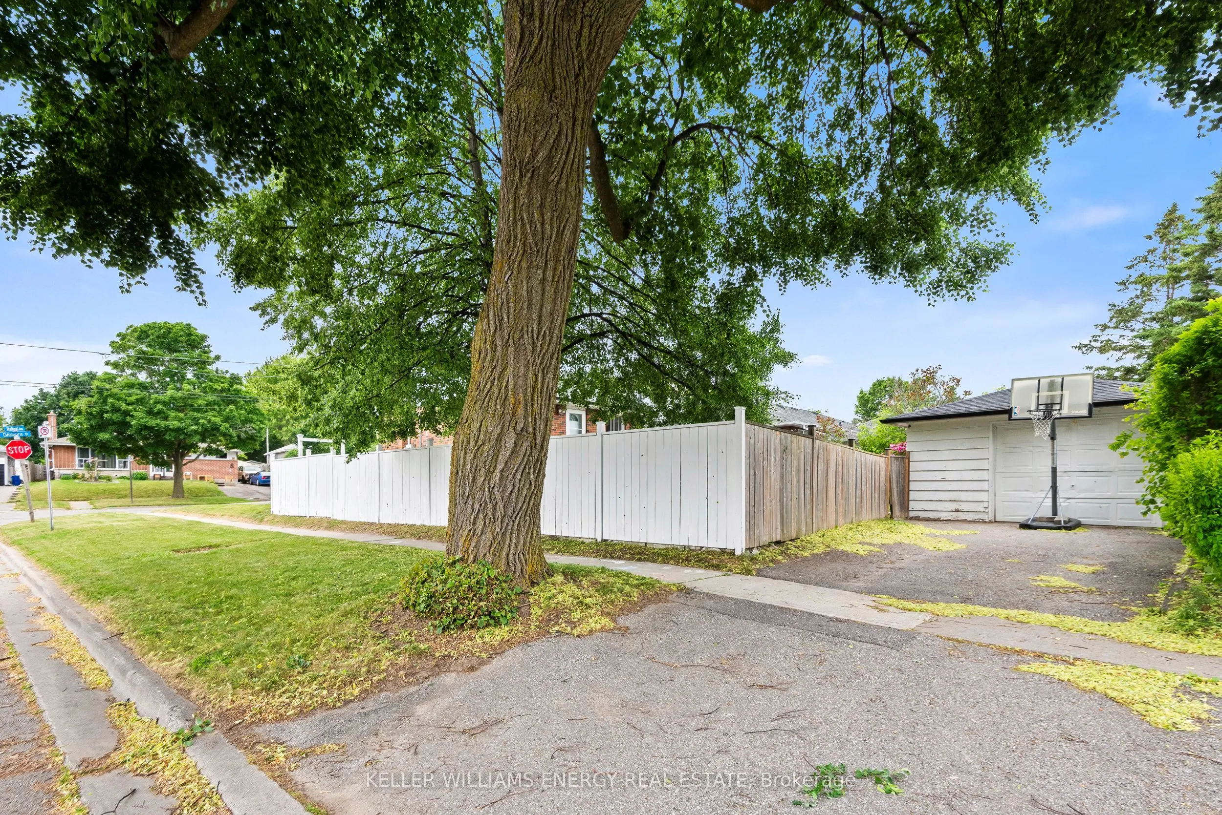 569 Gibbons Street
