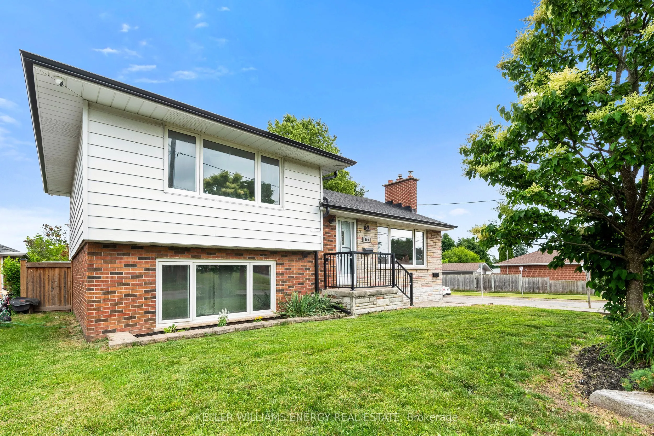569 Gibbons Street