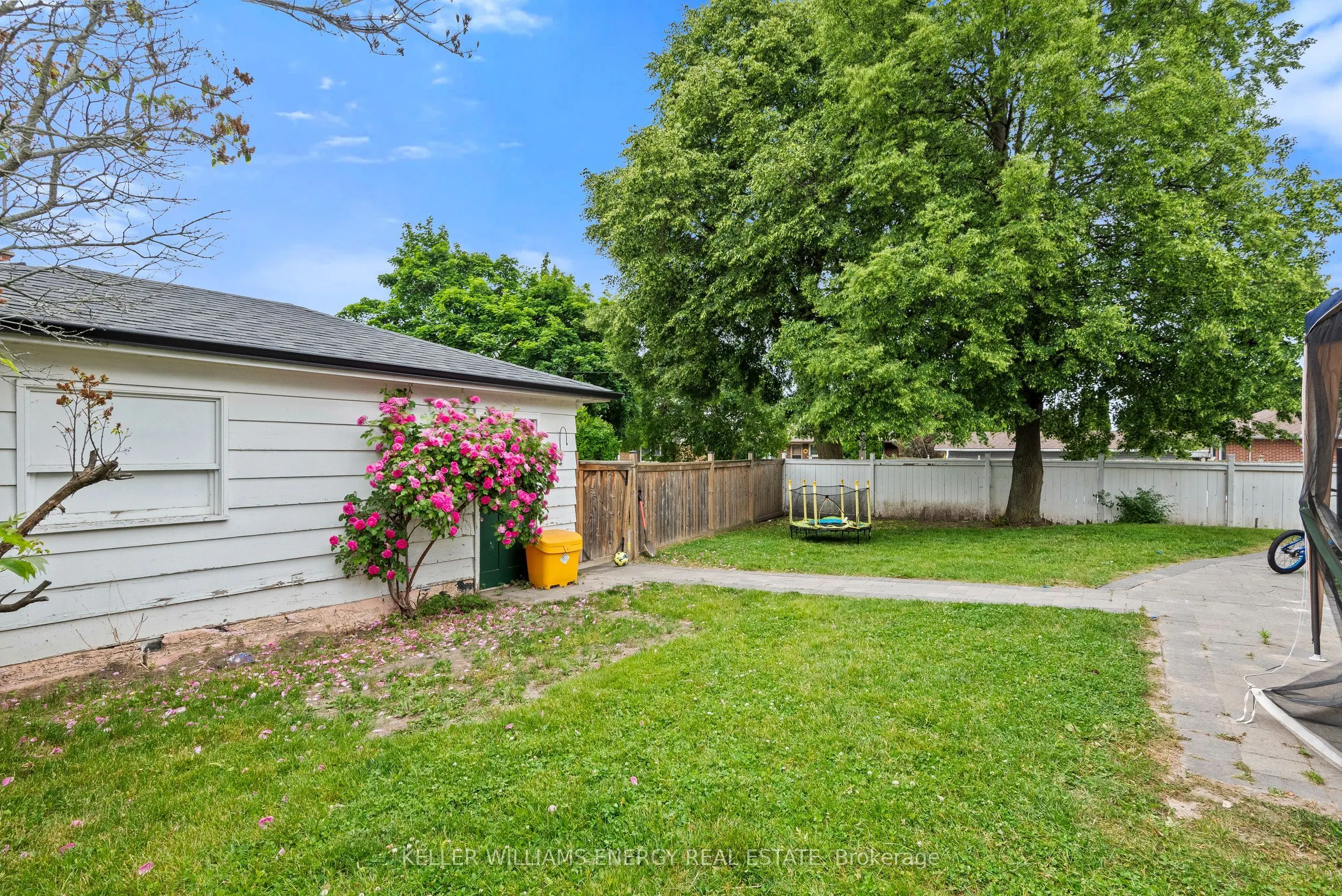 569 Gibbons Street
