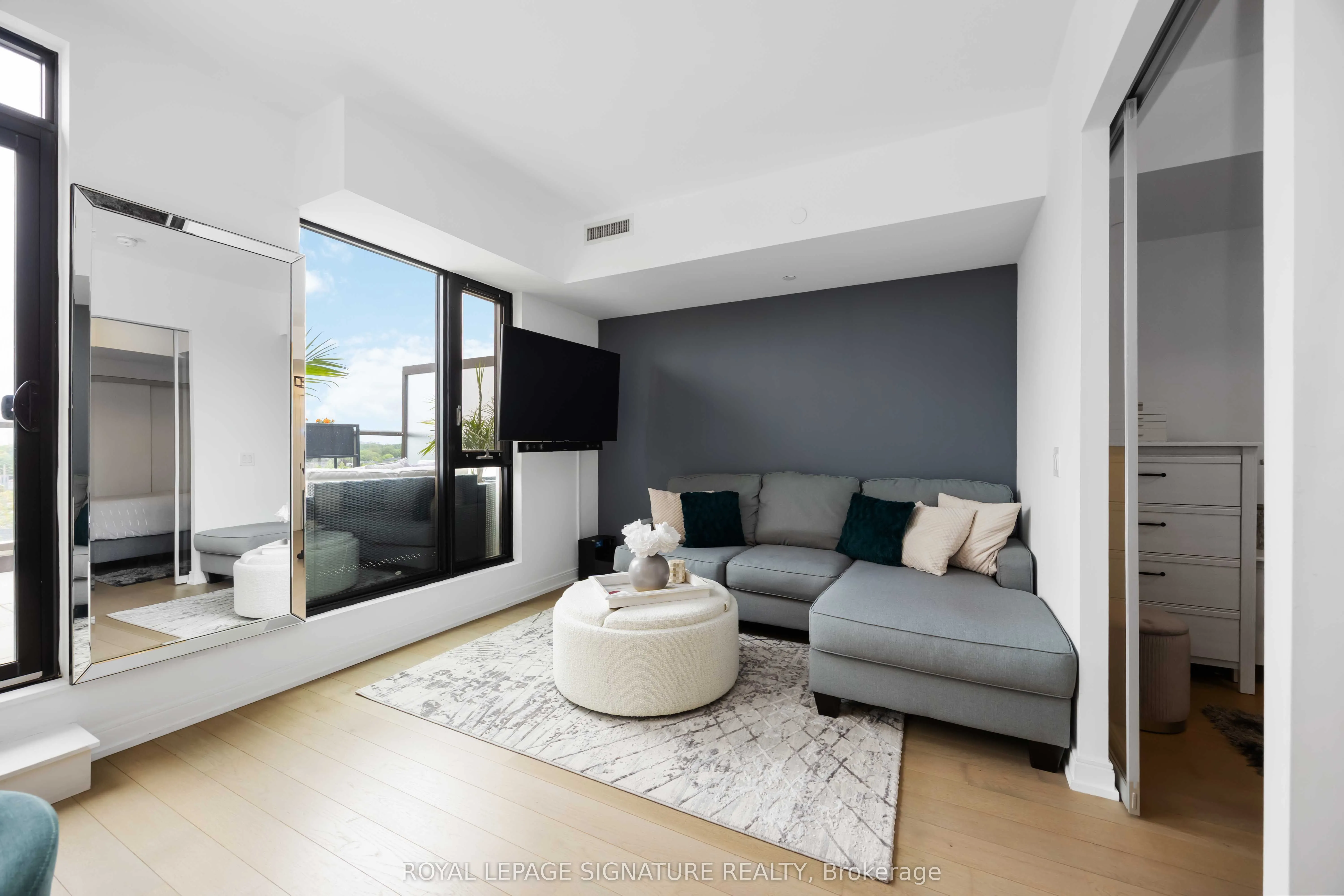 1100 Kingston Road, #513