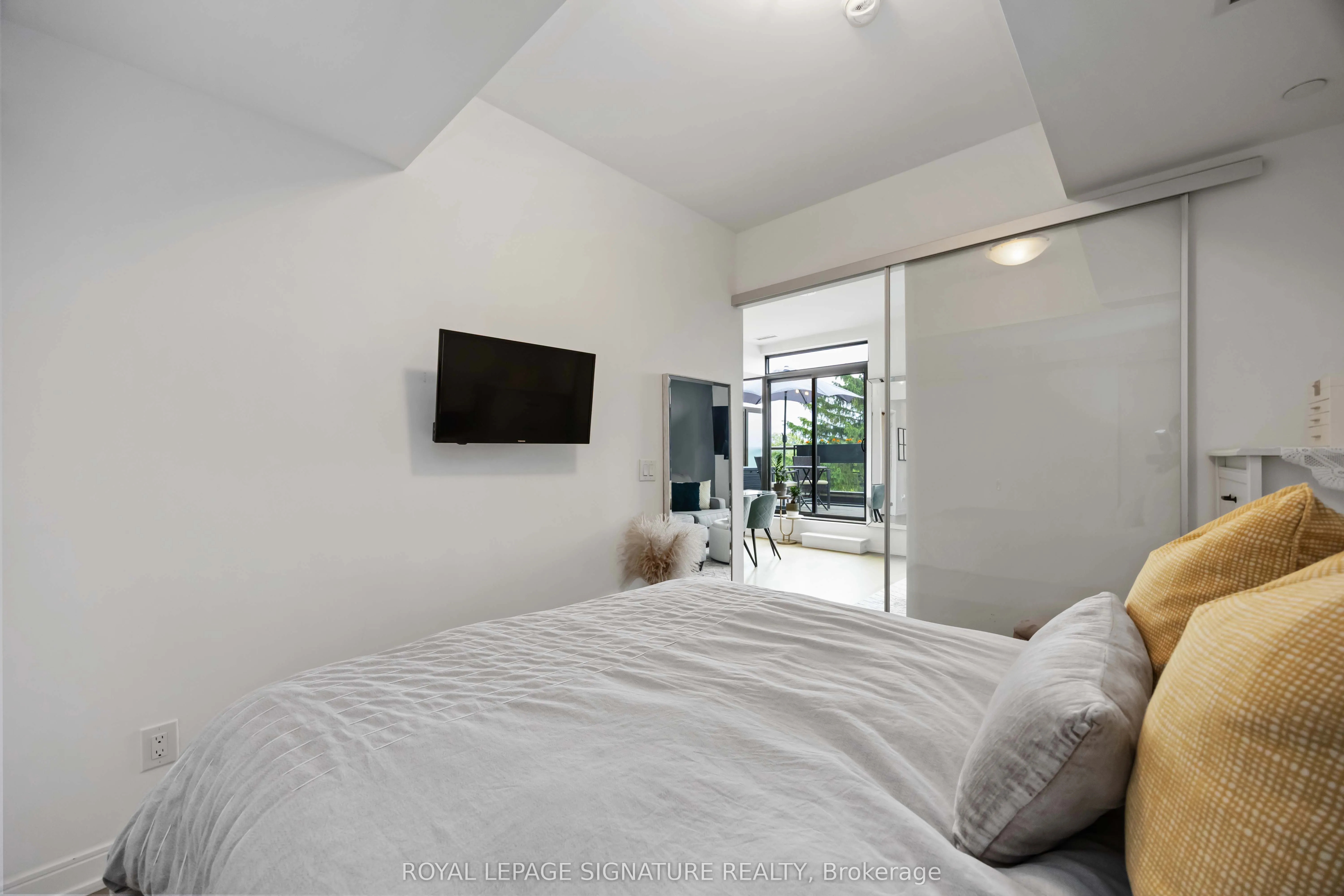 1100 Kingston Road, #513