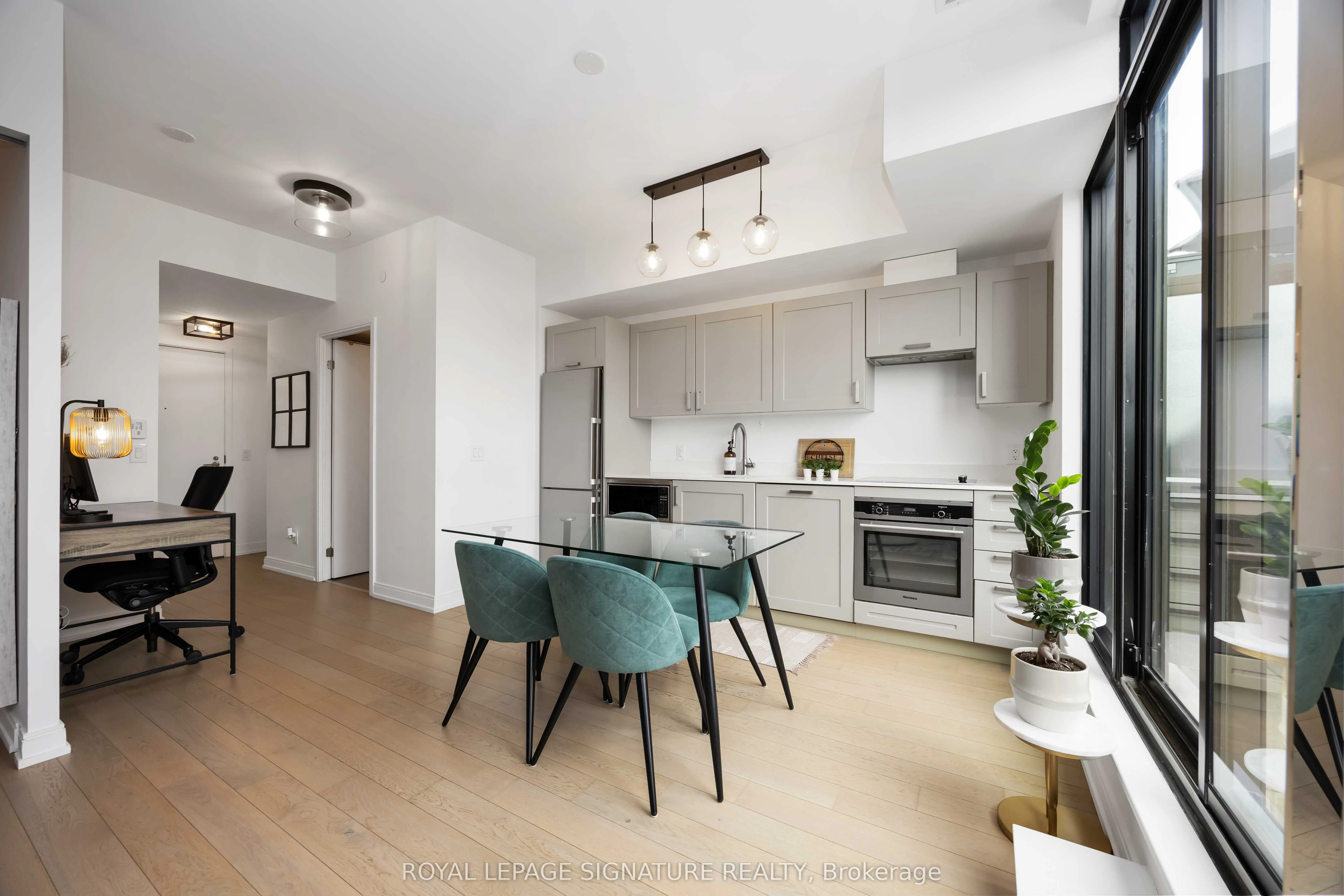 1100 Kingston Road, #513