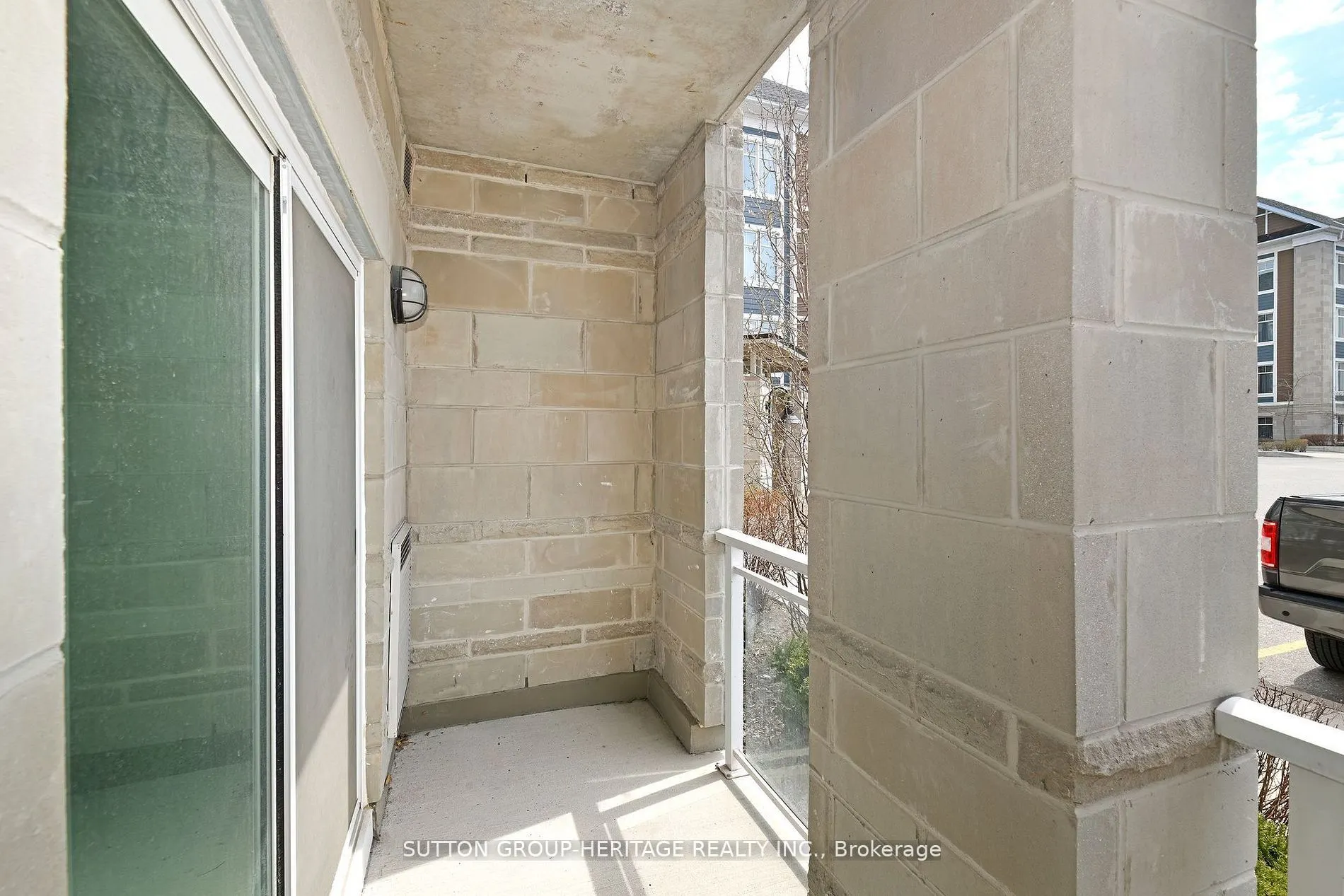 670 Gordon Street S, #103
