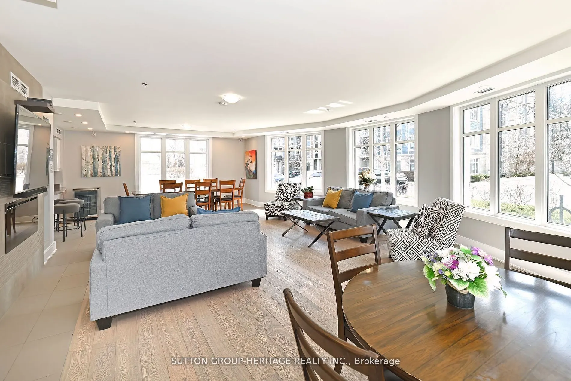 670 Gordon Street S, #103