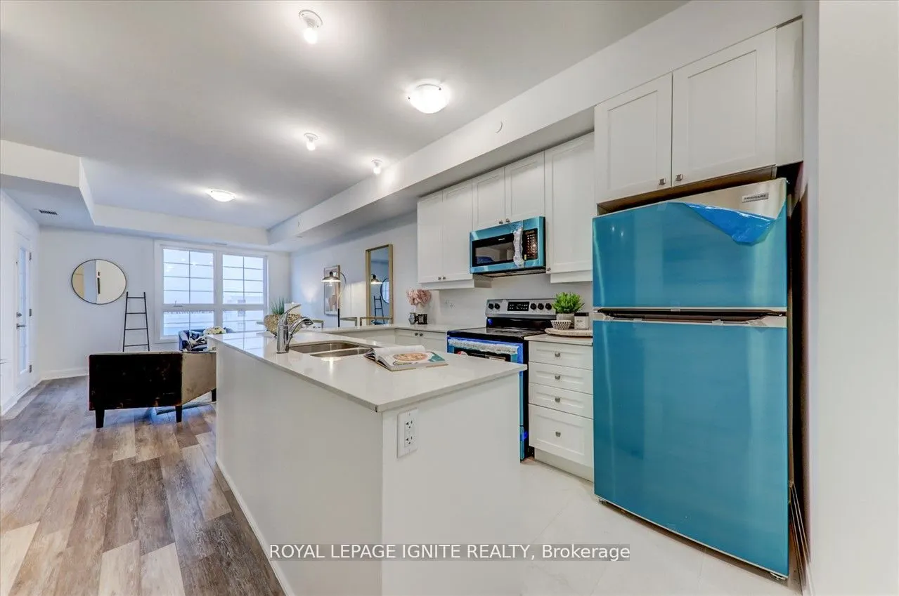 50 Lakebreeze Drive, #318