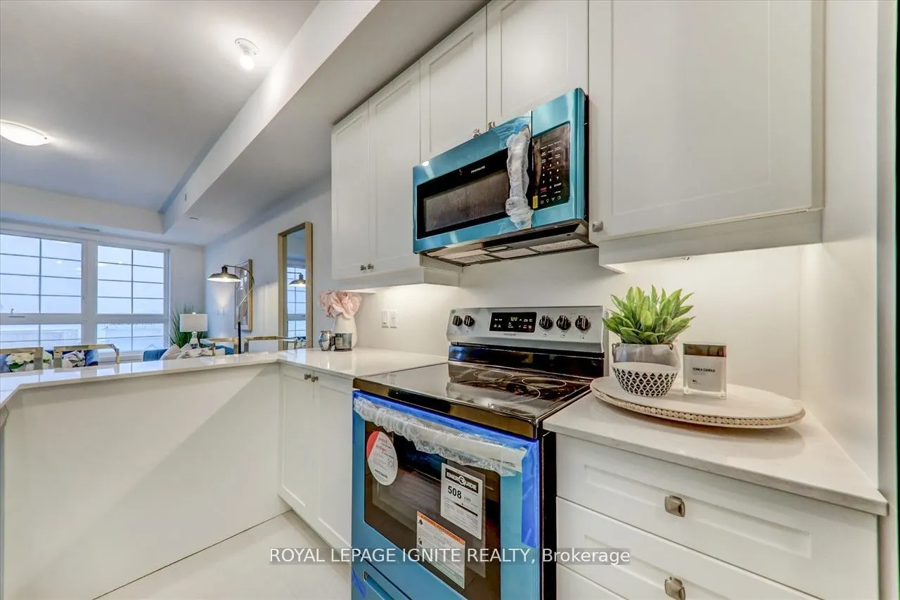 50 Lakebreeze Drive, #318