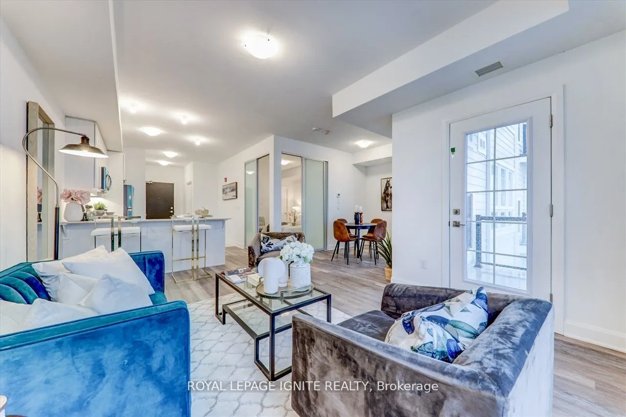50 Lakebreeze Drive, #318
