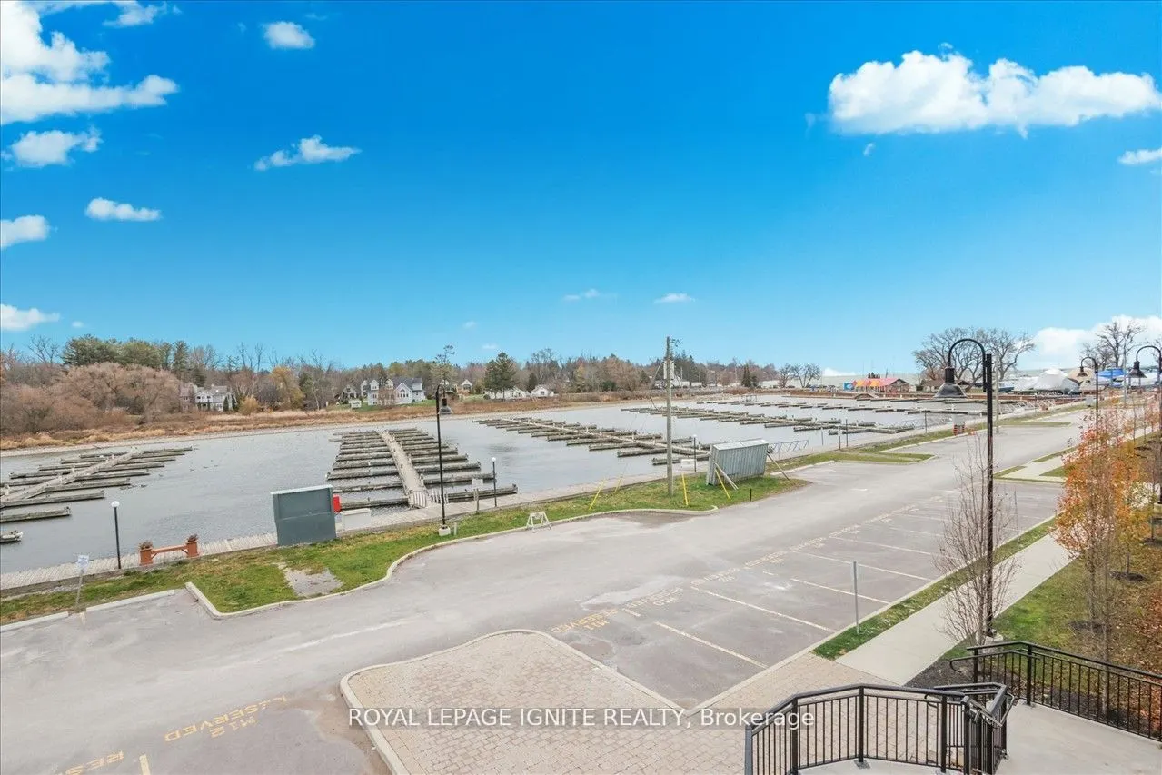 50 Lakebreeze Drive, #318