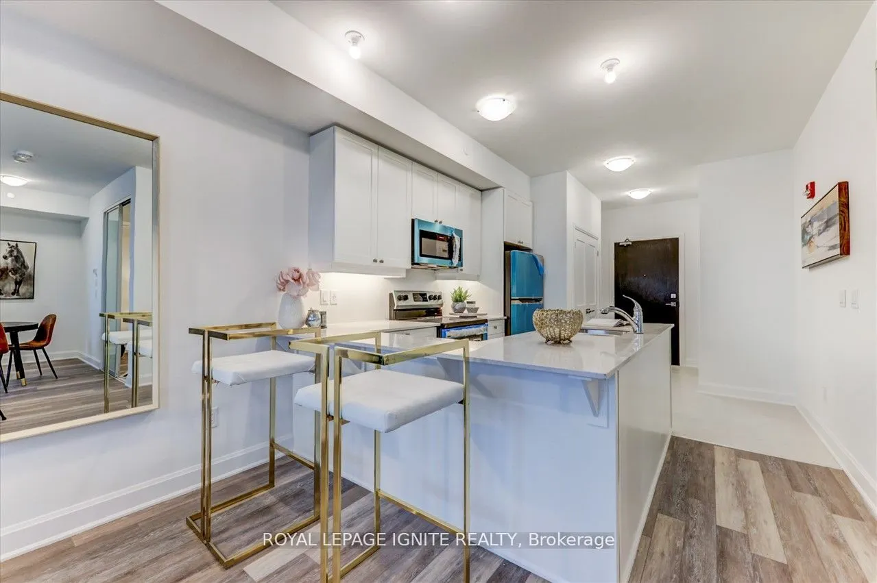 50 Lakebreeze Drive, #318