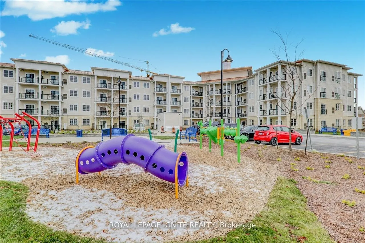 50 Lakebreeze Drive, #318