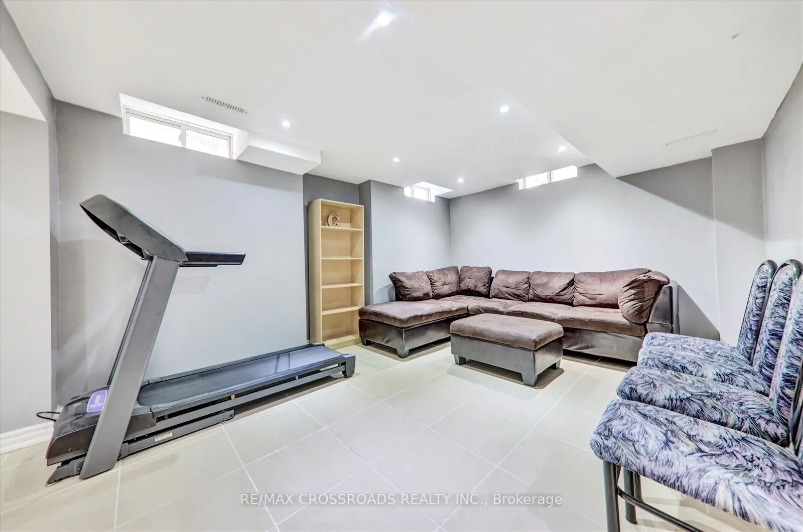 33 Greenhalf Drive
