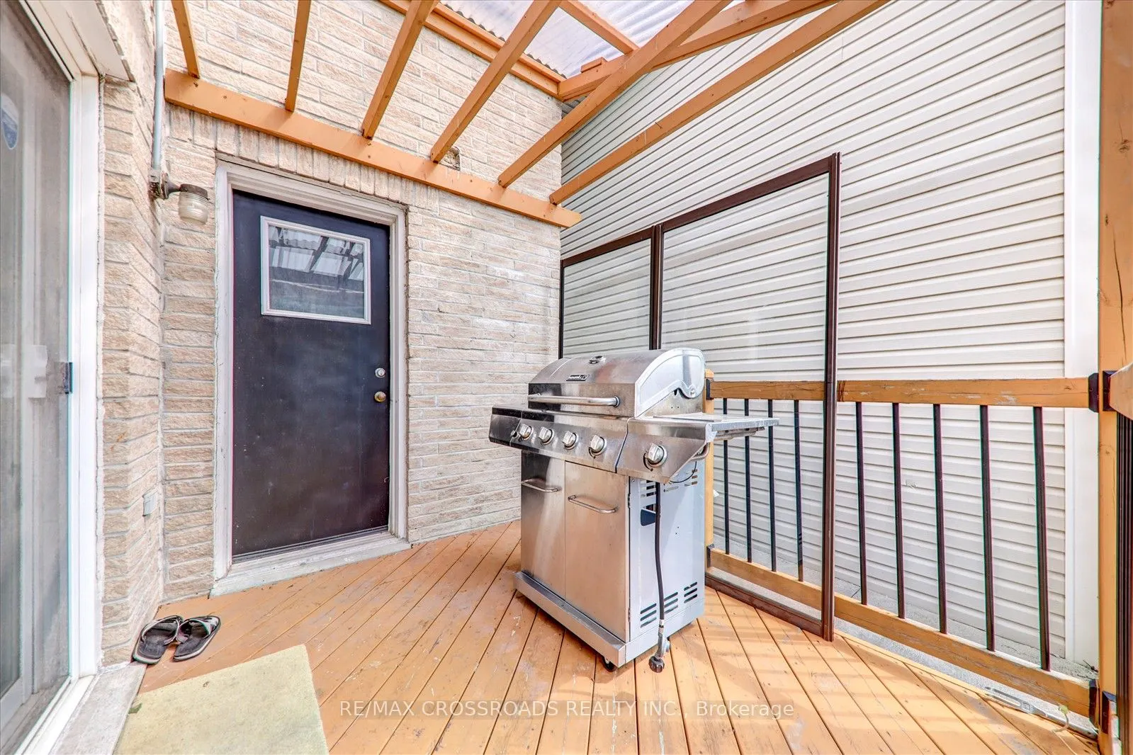 33 Greenhalf Drive