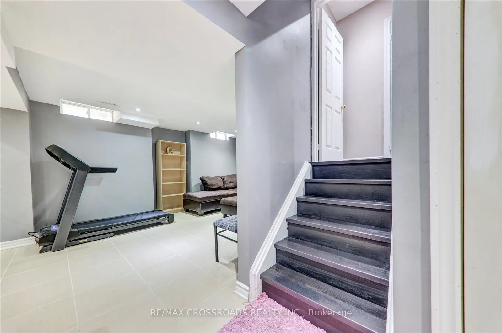 33 Greenhalf Drive