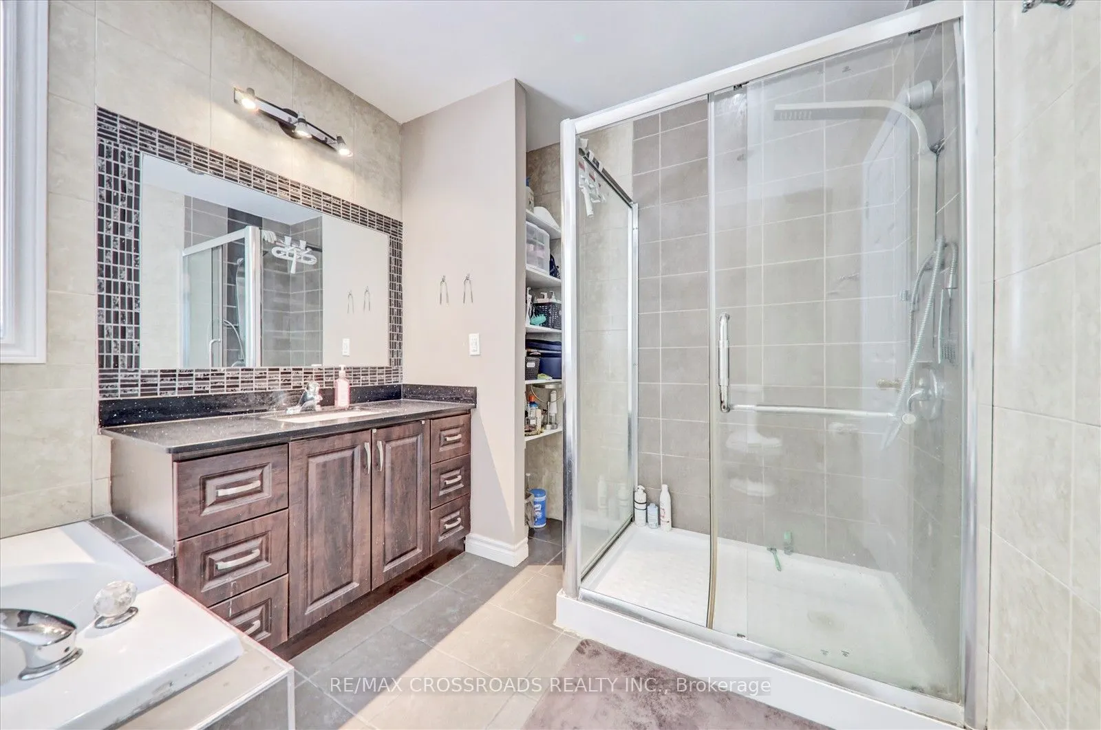 33 Greenhalf Drive