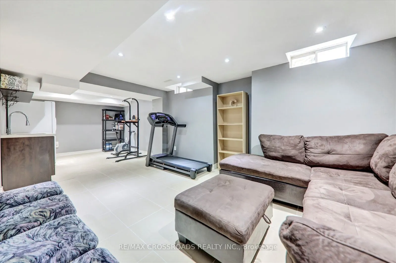33 Greenhalf Drive