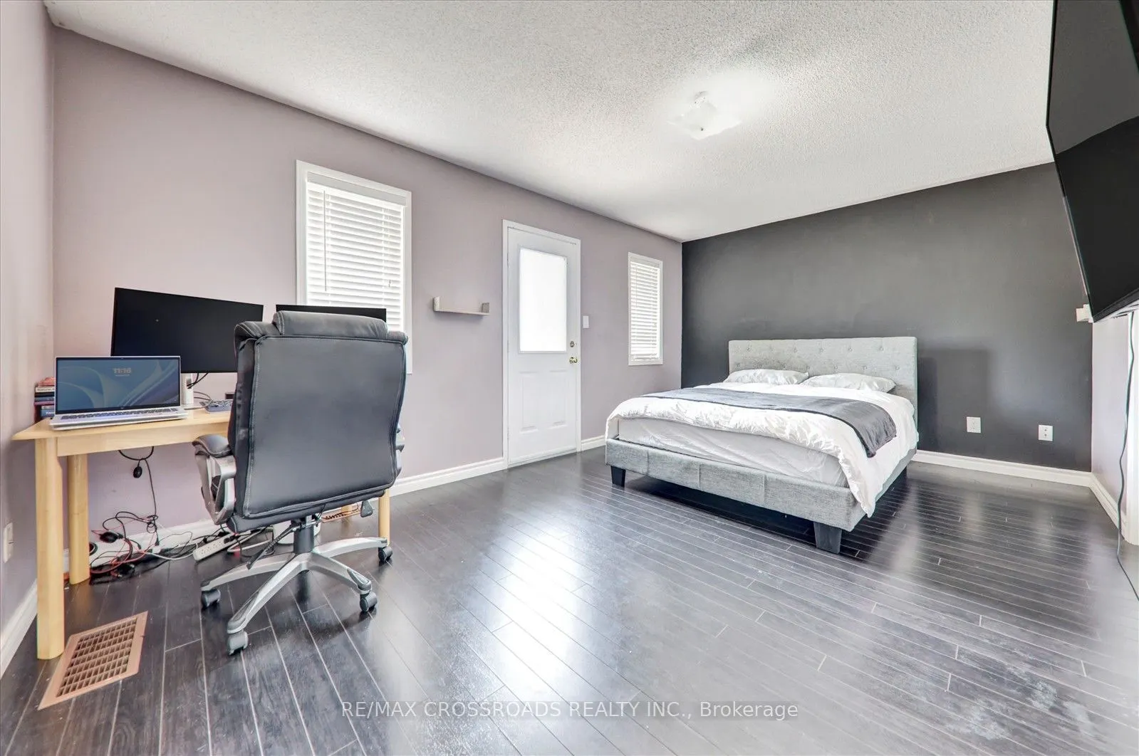 33 Greenhalf Drive