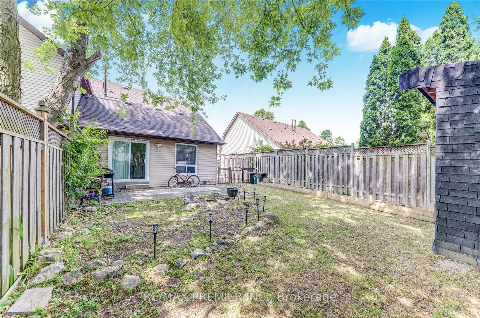 857 Traddles Avenue
