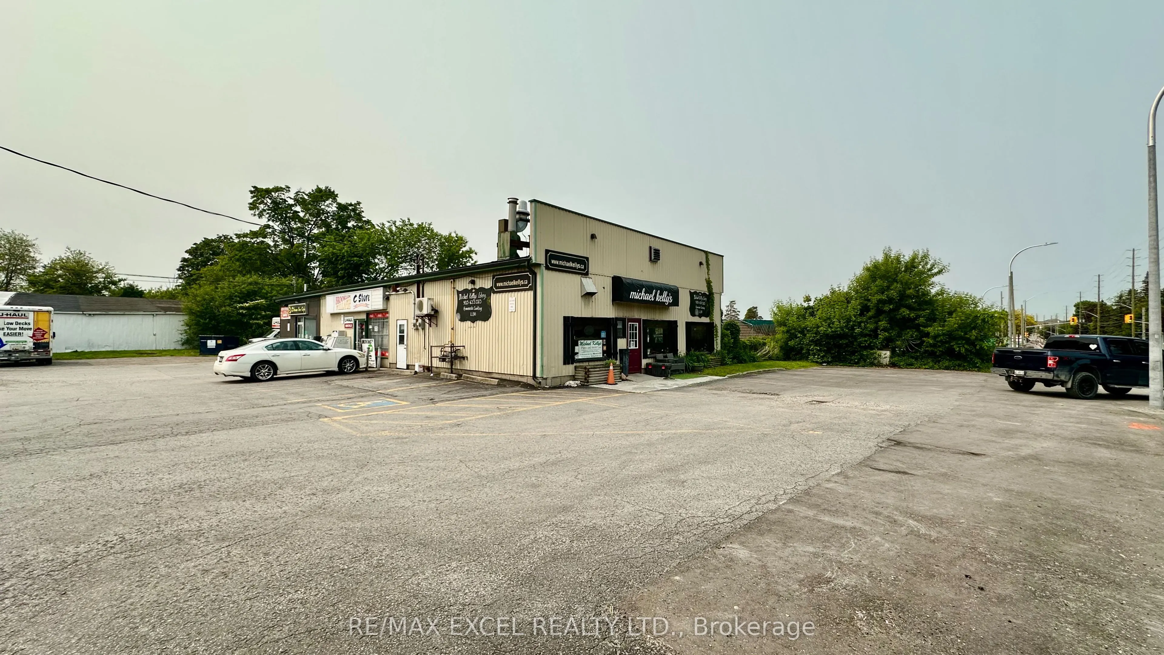93 Winchester Road E
