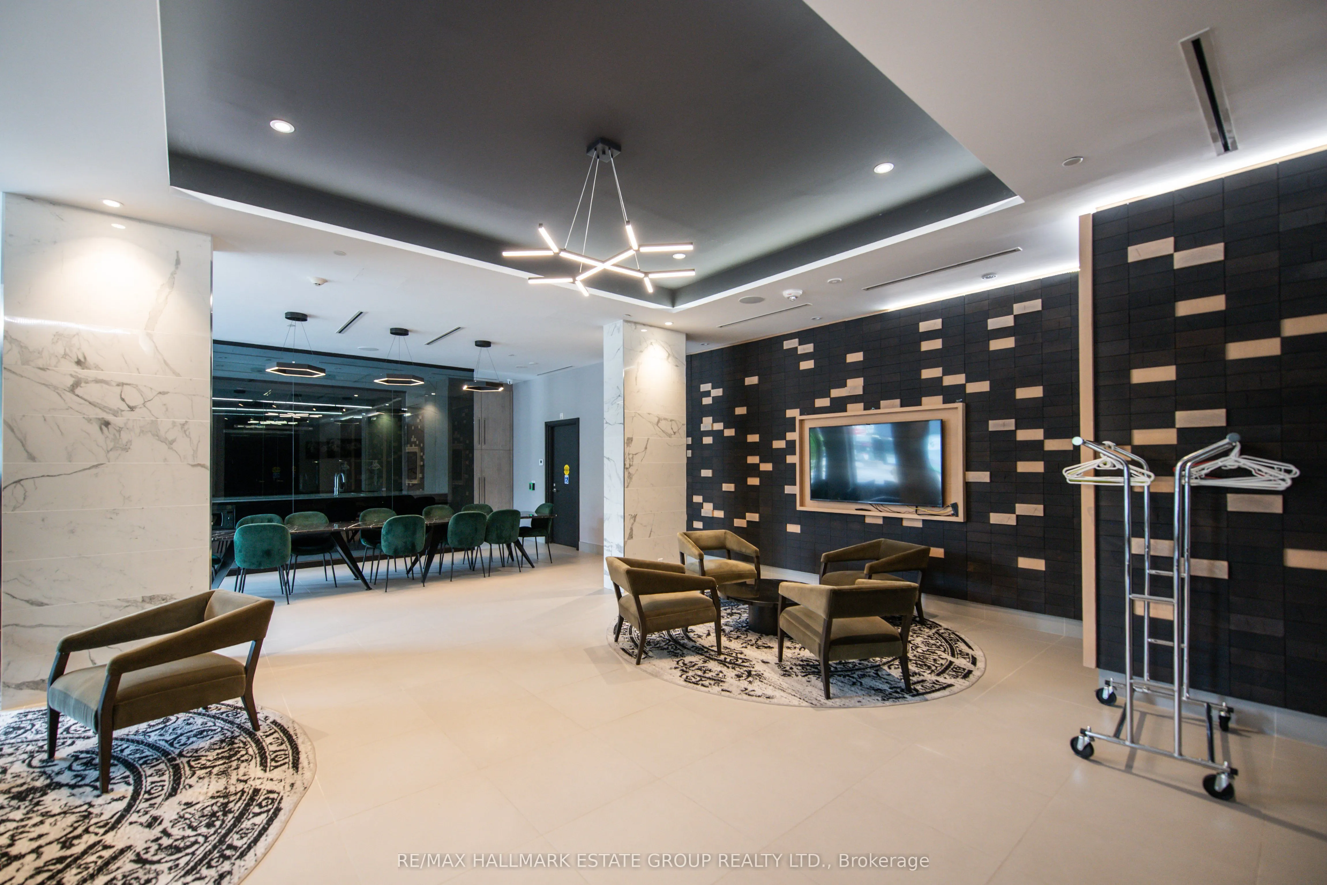 673 Kingston Road, #12