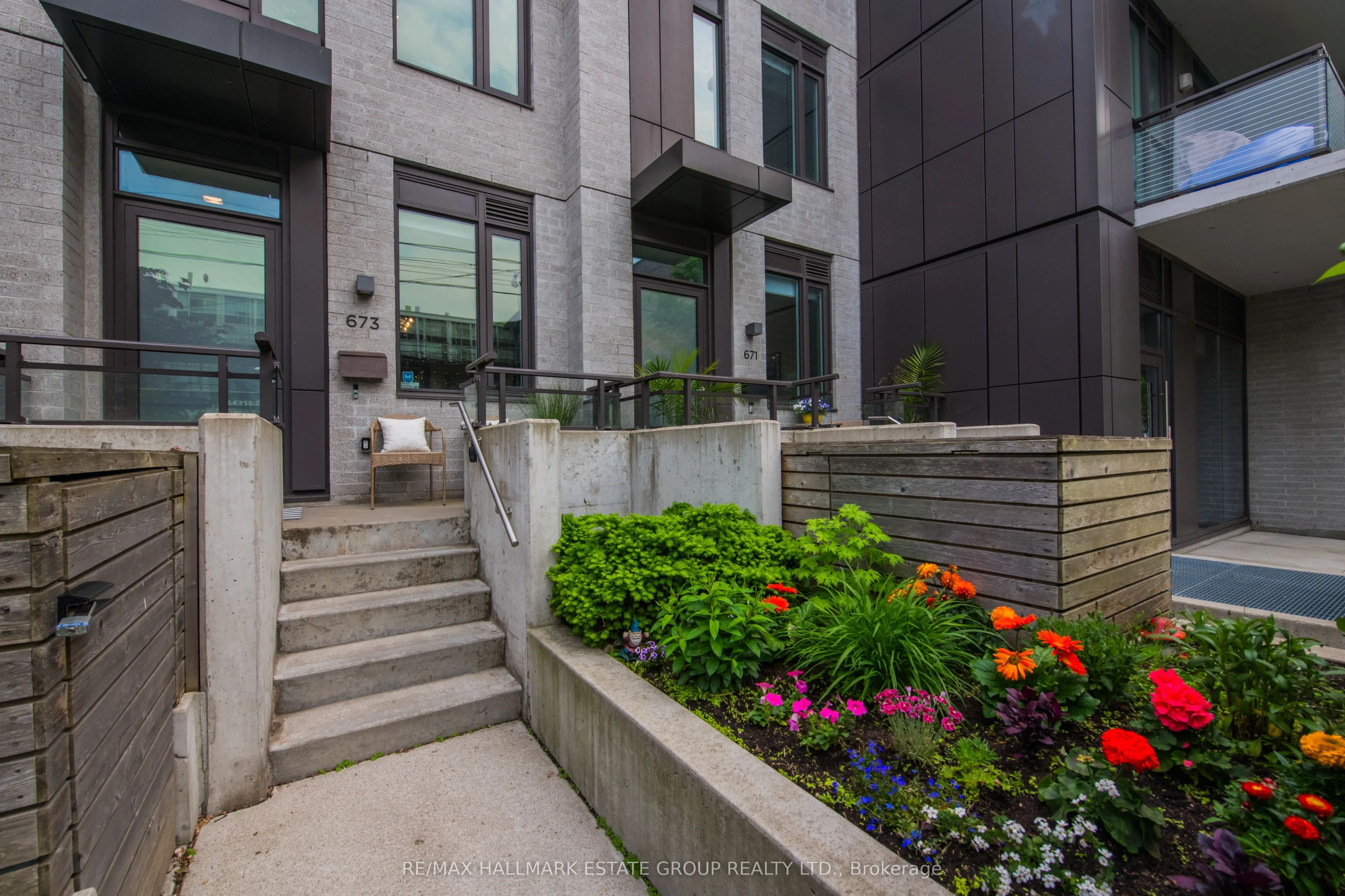673 Kingston Road, #12