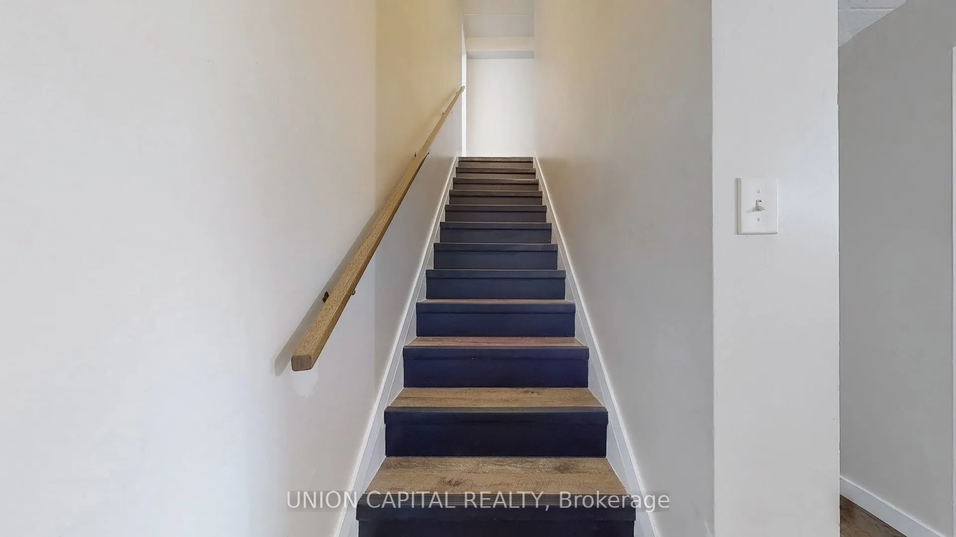 43 Taunton Road E, #27