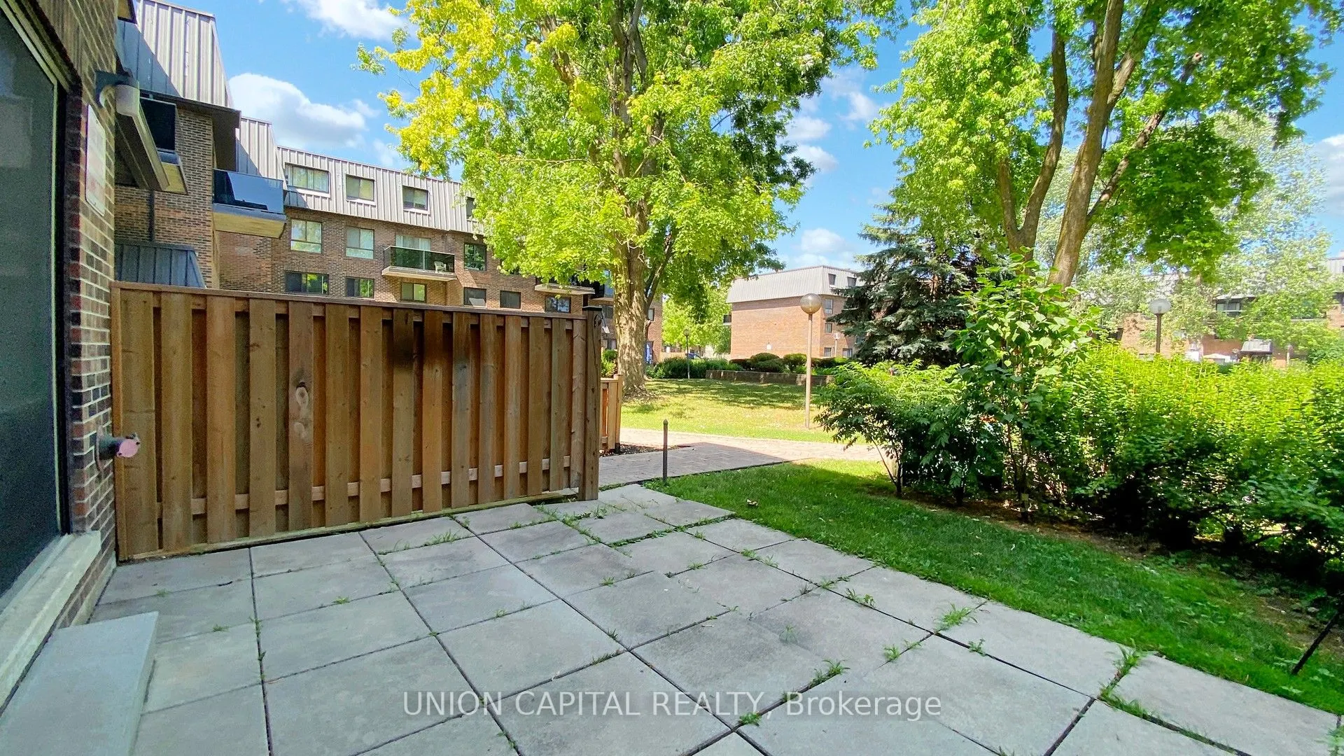 43 Taunton Road E, #27