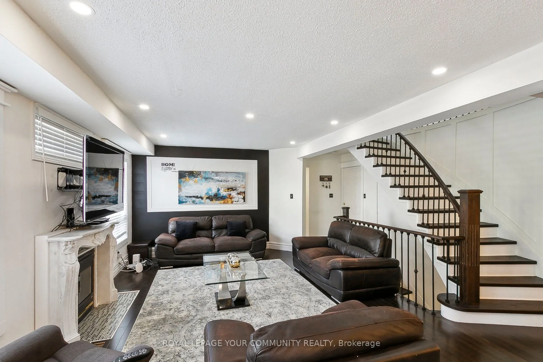 10 Greenhalf Drive