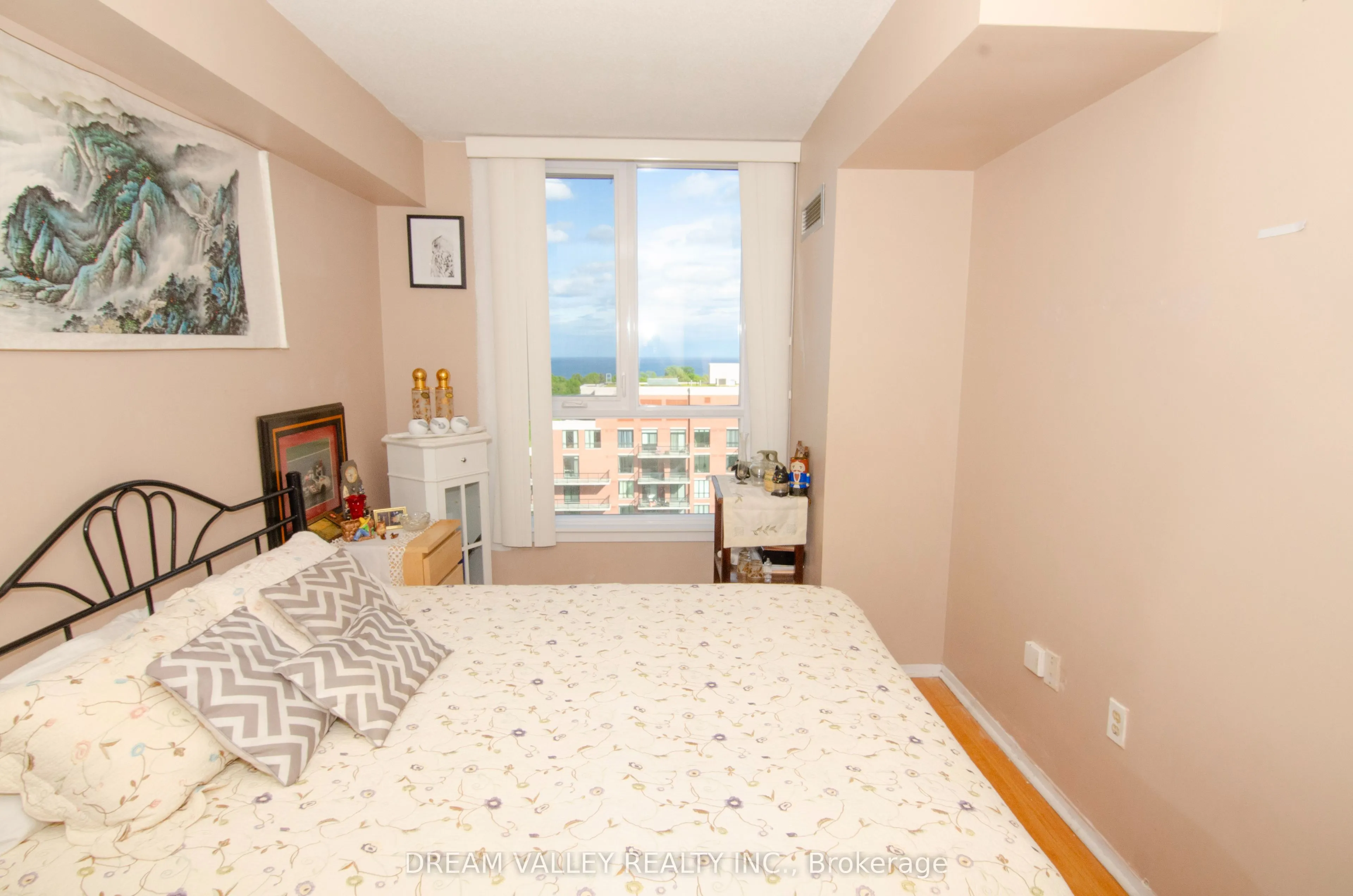 3233 Eglinton Avenue E, #1107