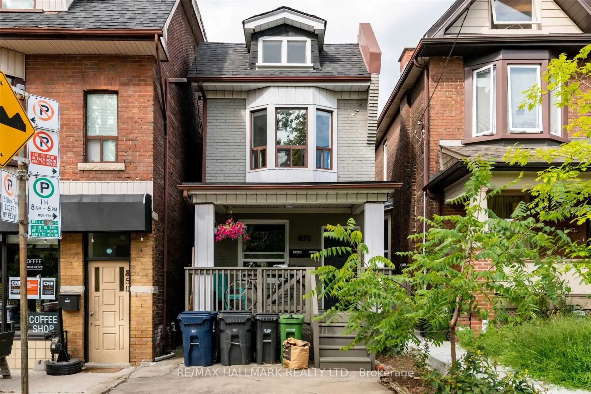 852 Carlaw Avenue